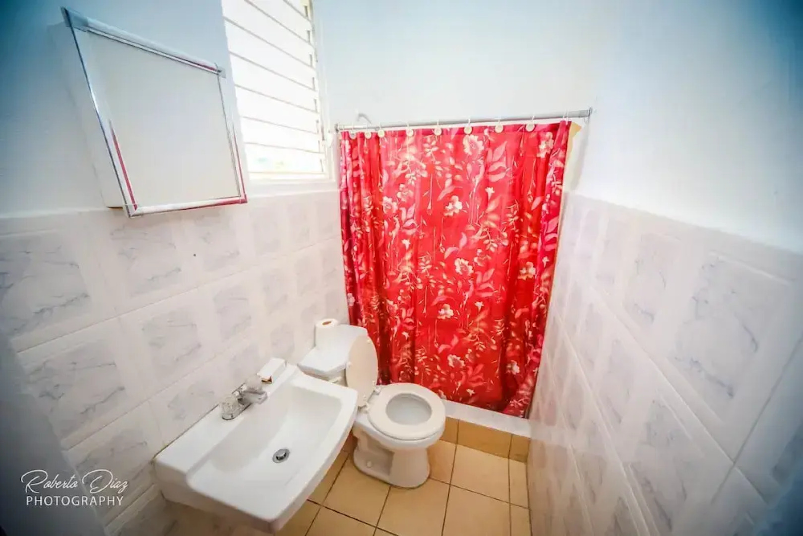 Henry's GuestHouse - Hostel