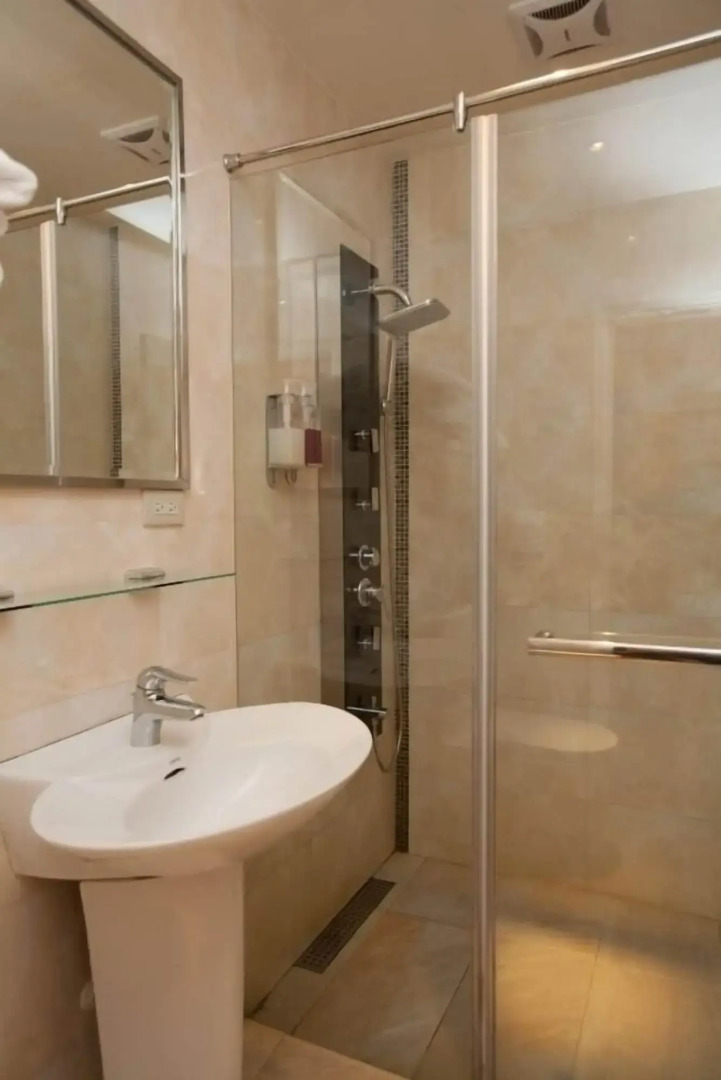 Shuian Lakeside Hotel