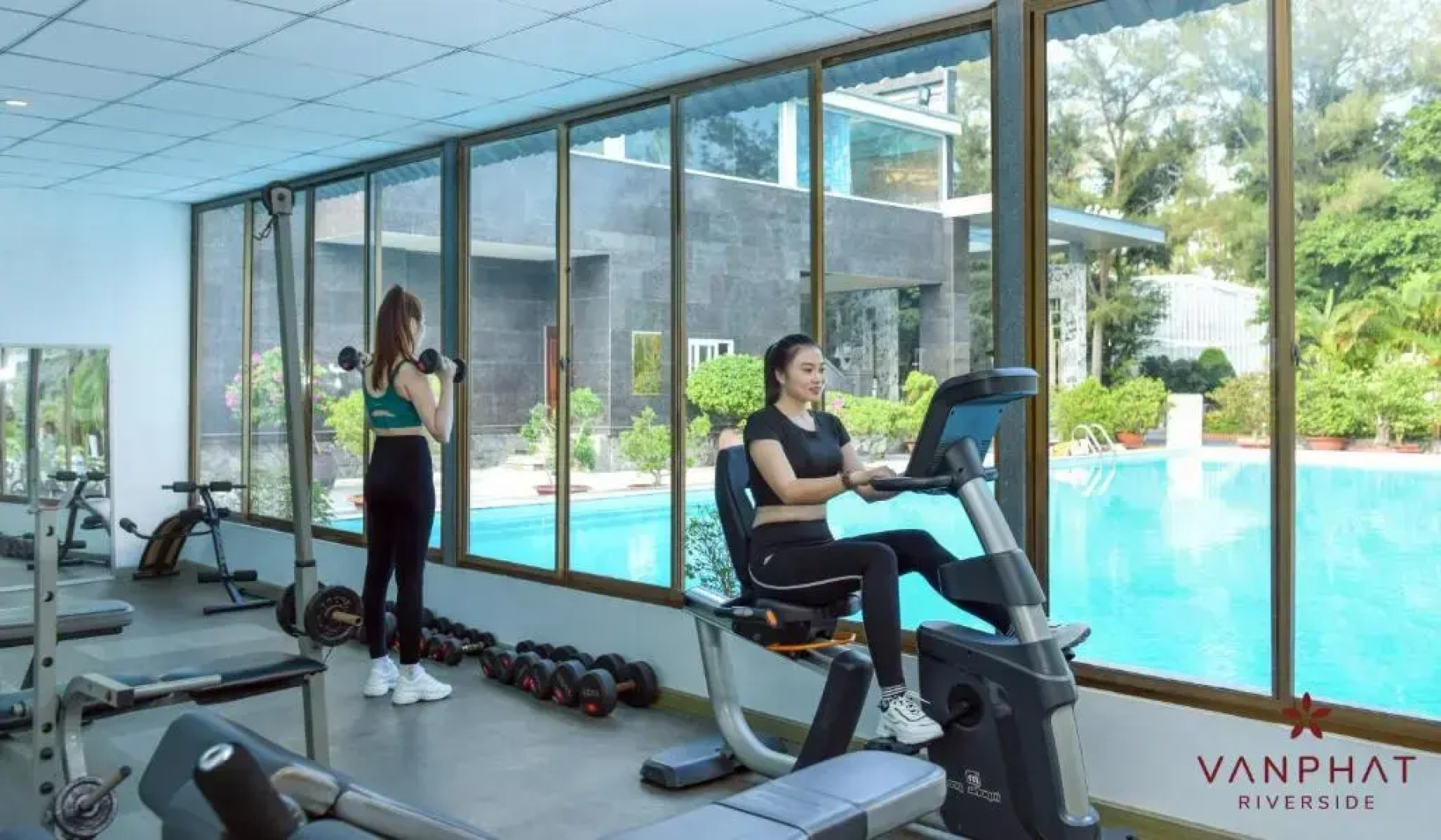 Van Phat Riverside Hotel