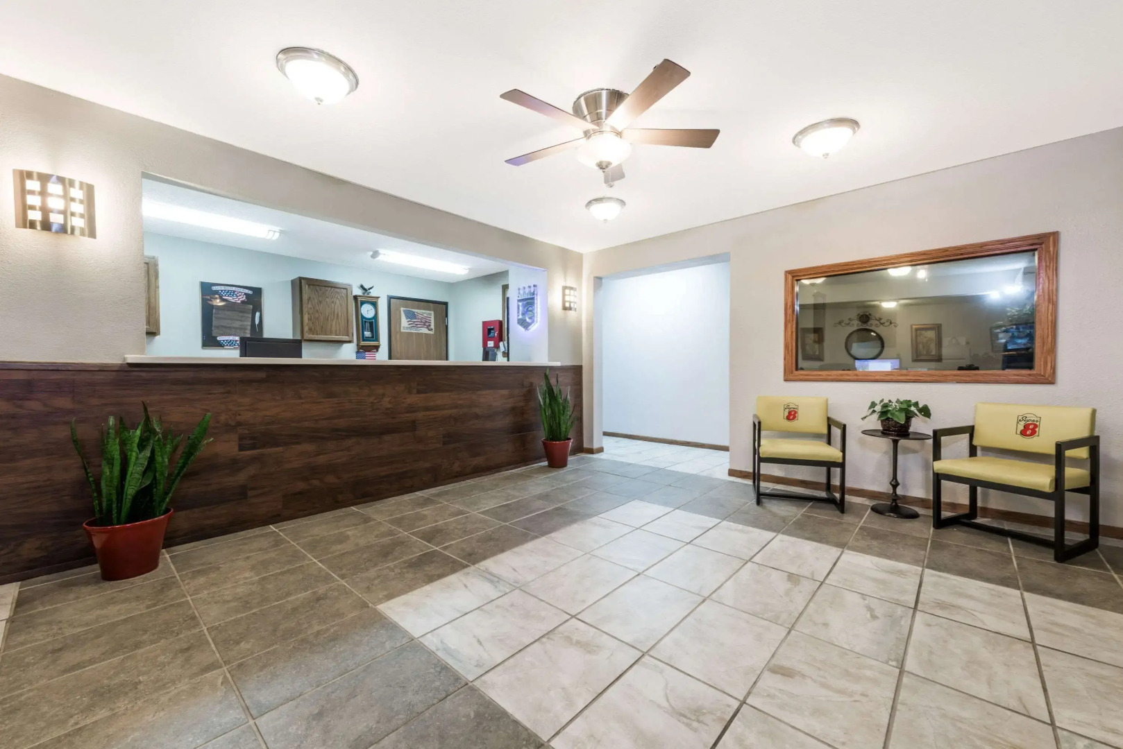 Super 8 by Wyndham Smithville/Kansas City