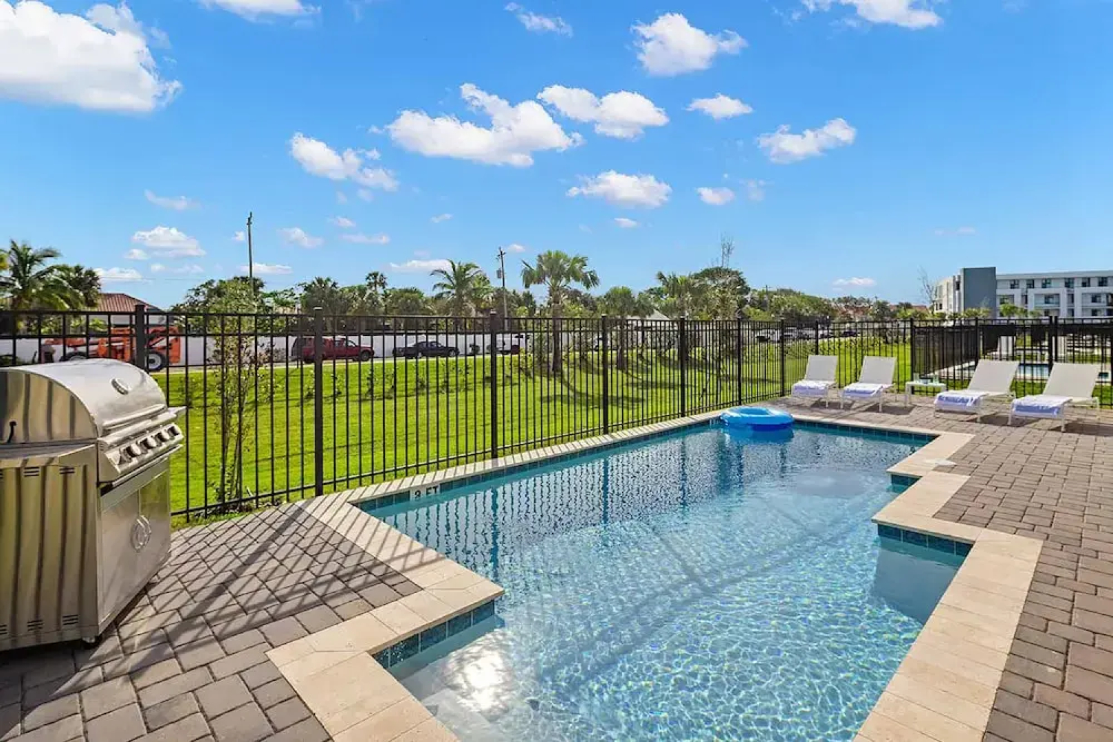 Harbor Island Beach Club by Villatel