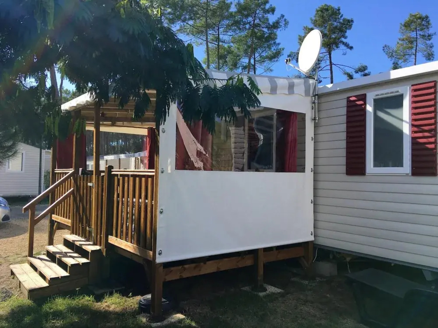 Bungalow with 2 Bedrooms in Saint-Julien-En-Born, with Shared Pool And Furnished Garden - 6 Km From the Beach