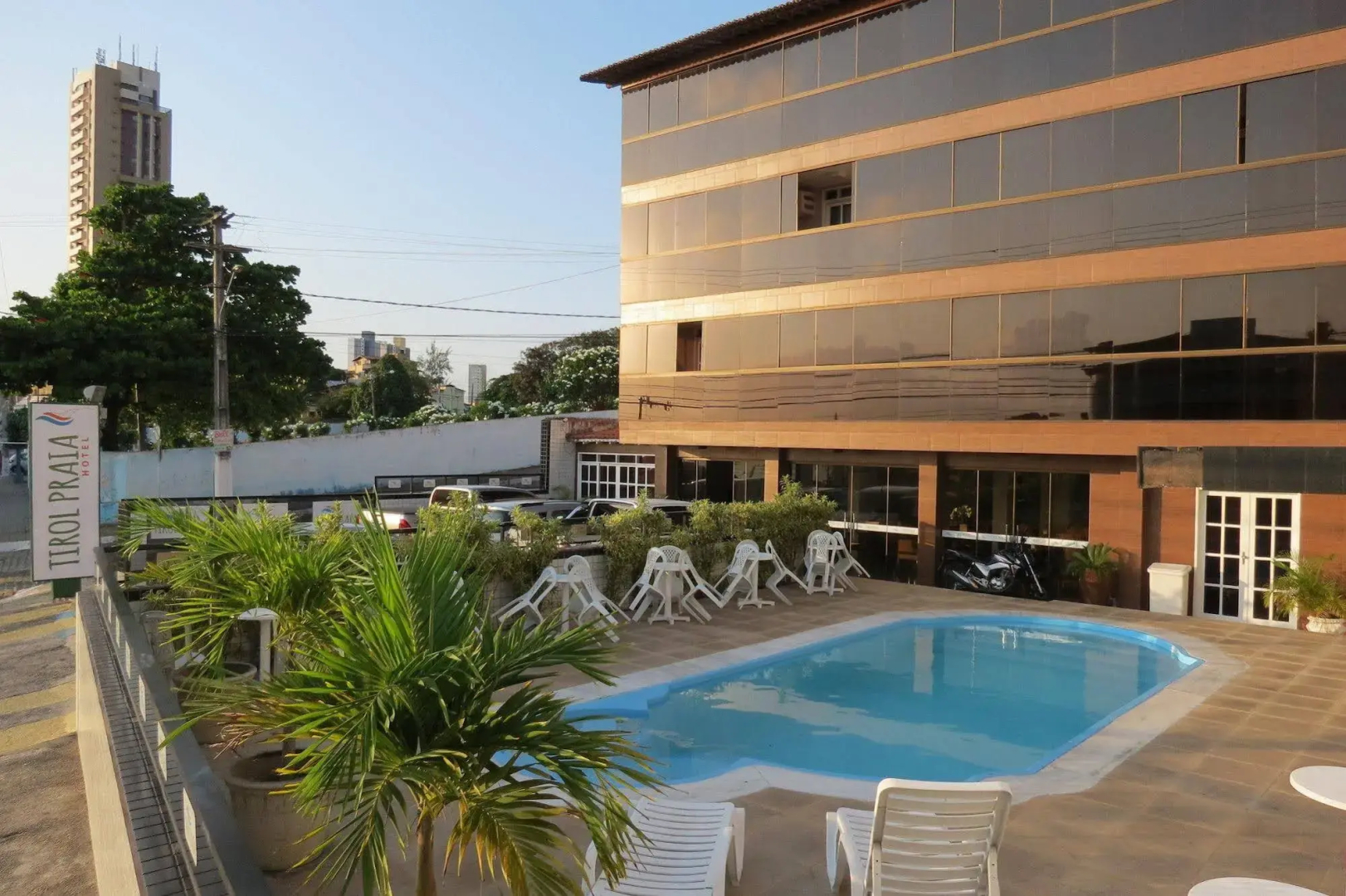 Las Brisas Beach Hotel