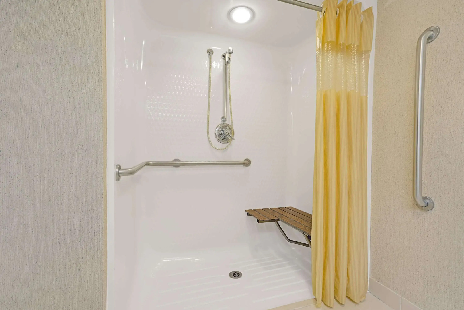 Days Inn by Wyndham Eagan Minnesota Near Mall of America