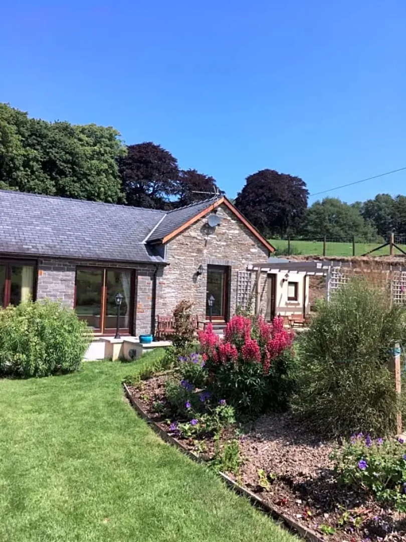 Neuadd Villa