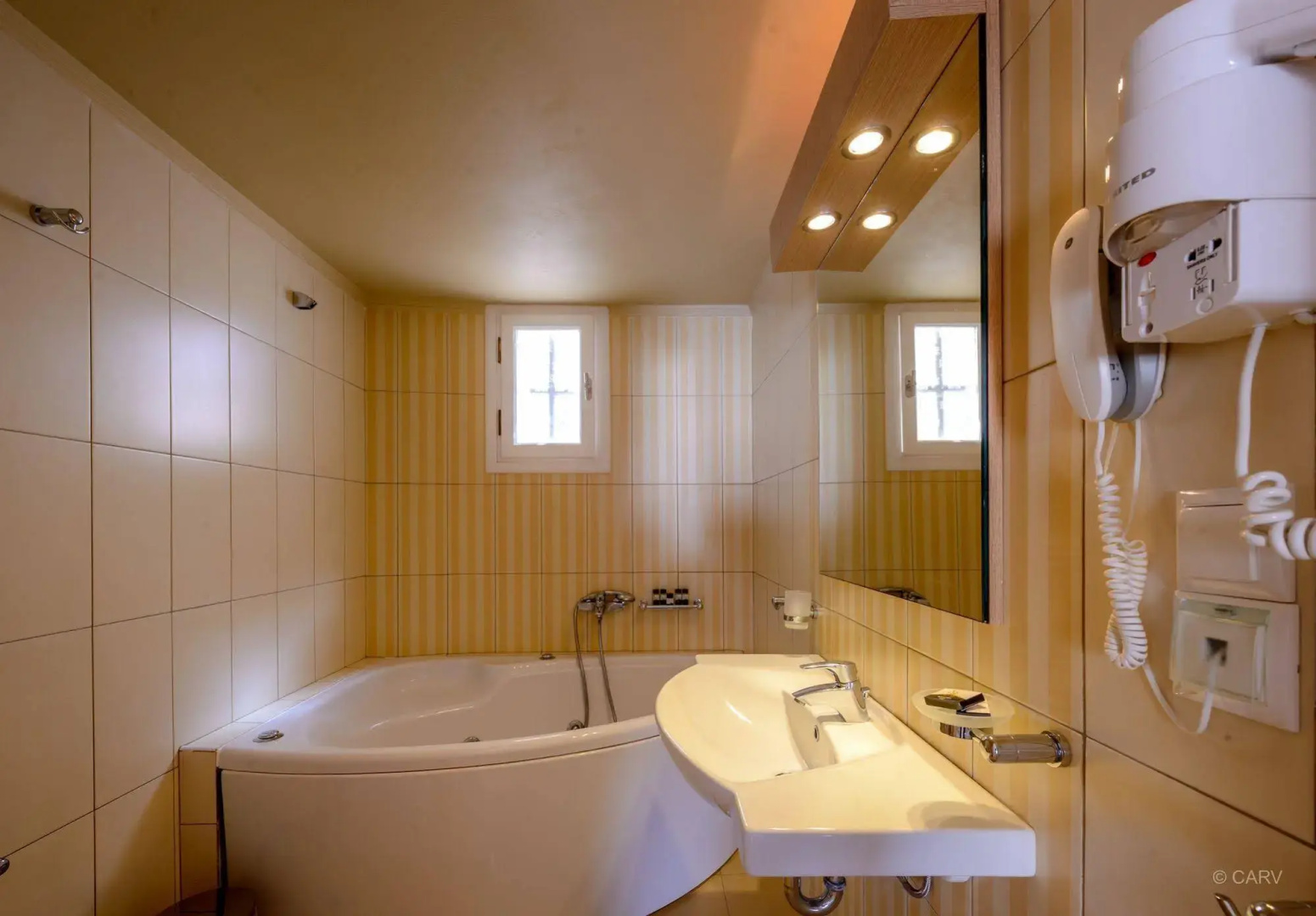 Aspalathras White Hotel