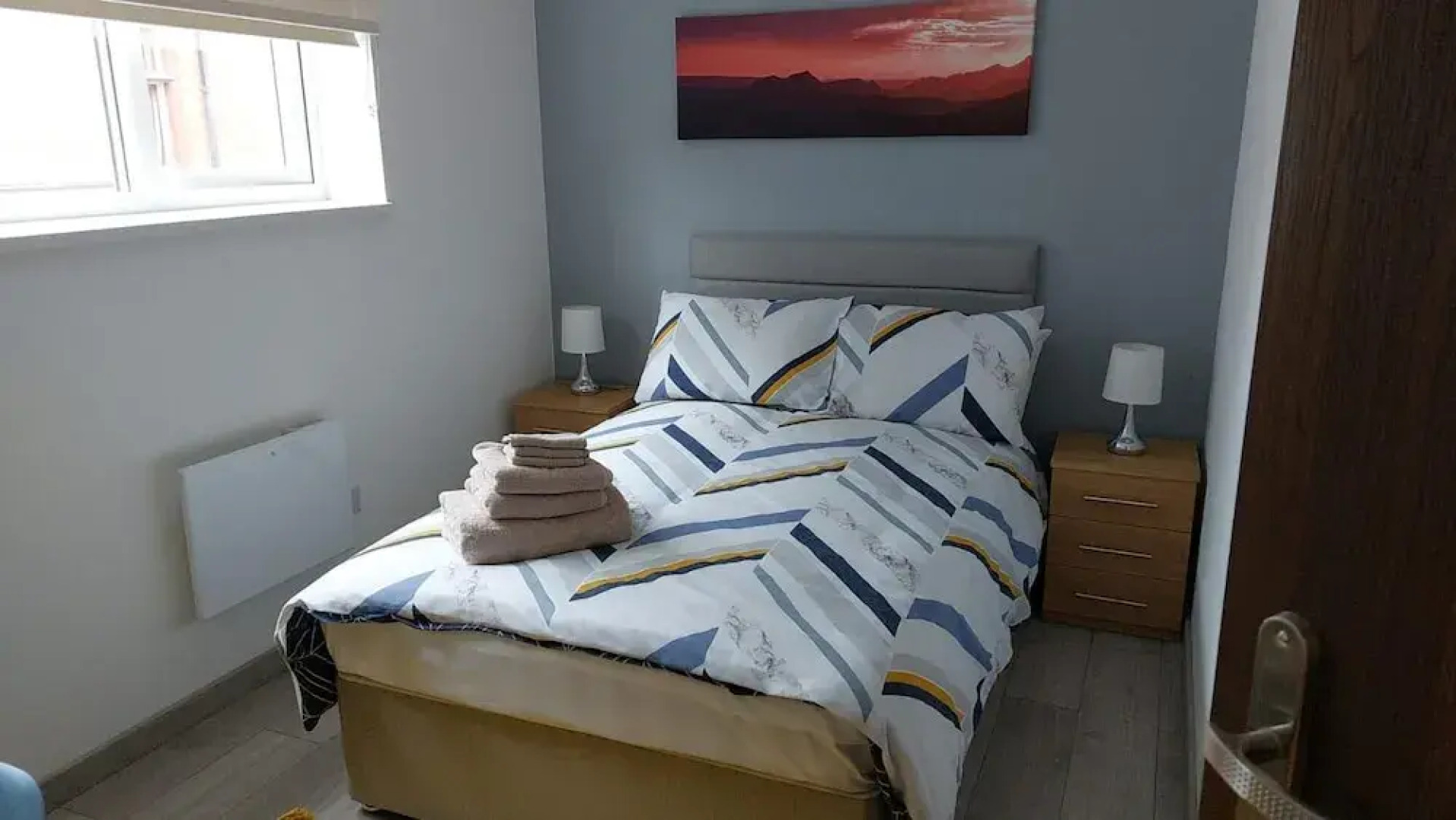 Immaculate 12-bed House Good Amenities in Wigan