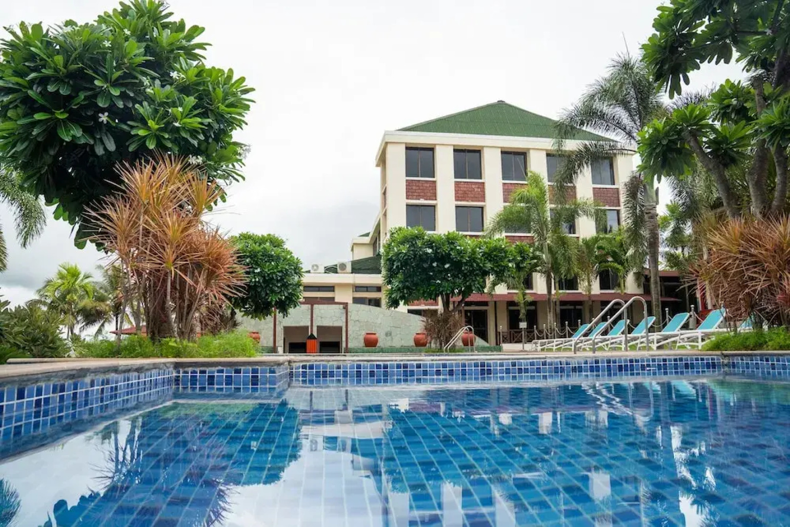 Greenleaf The Resort & Spa, Ganpatipule