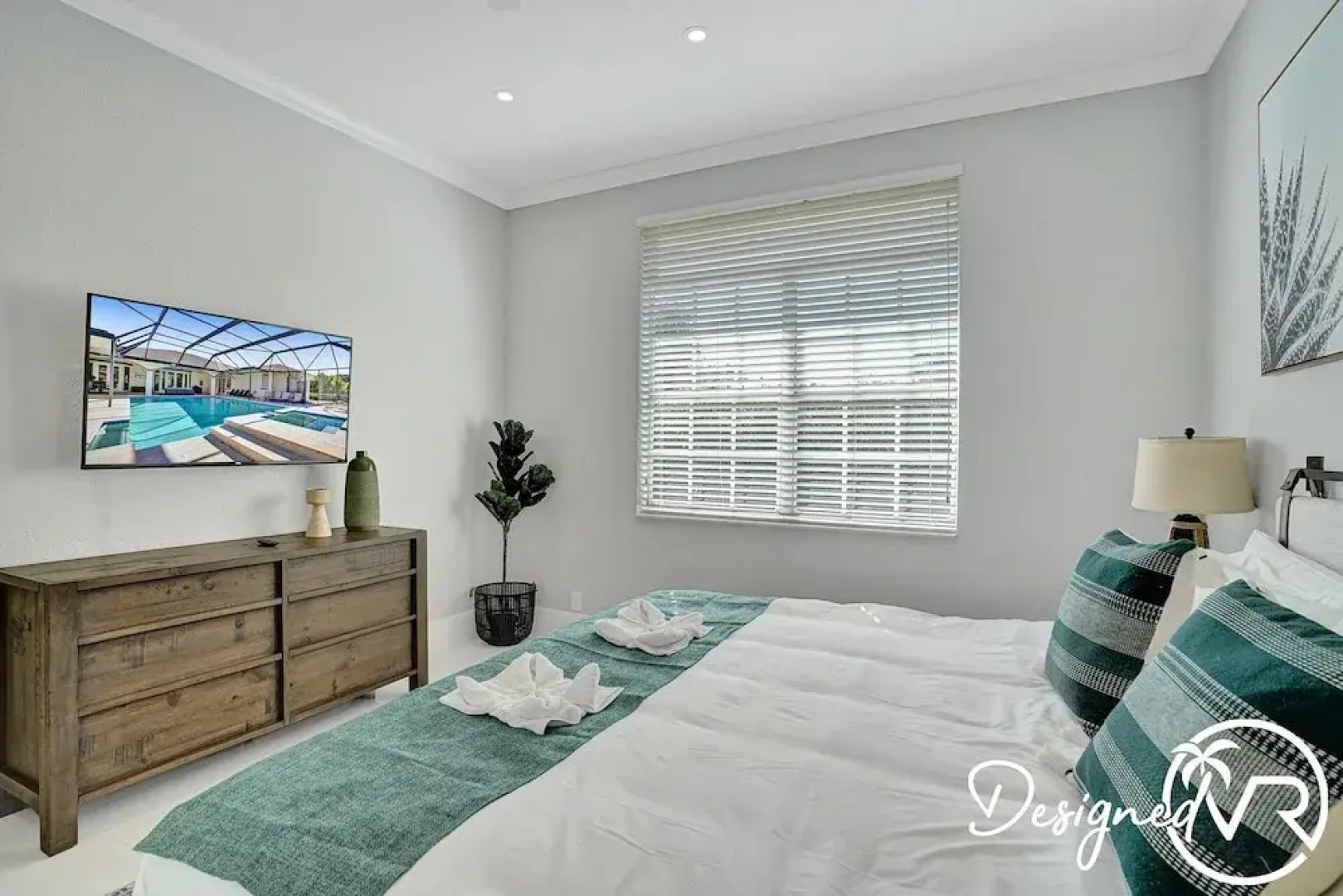 Luxurious 8BR Family Estate with Pool