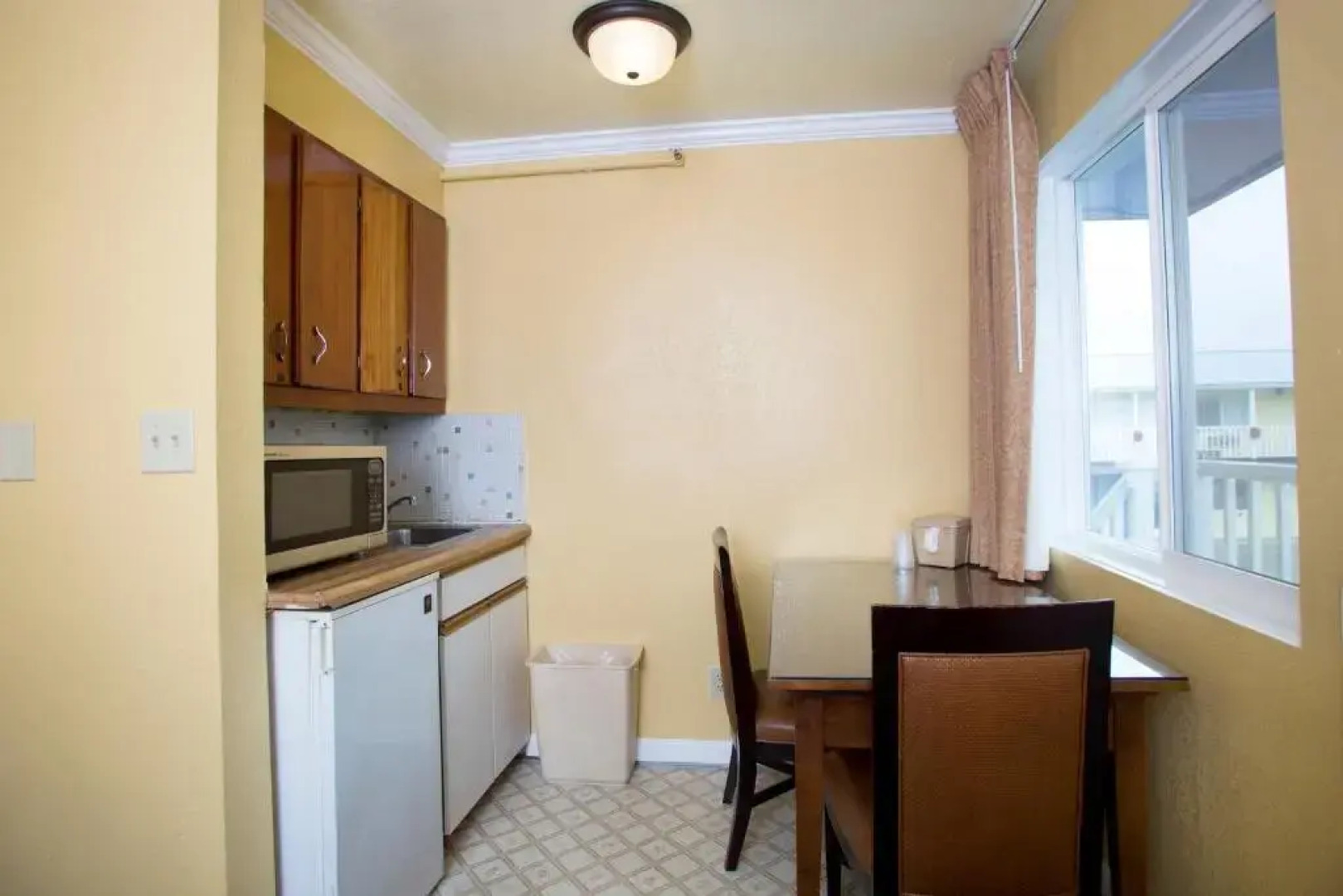 The Royal Victorian Motel