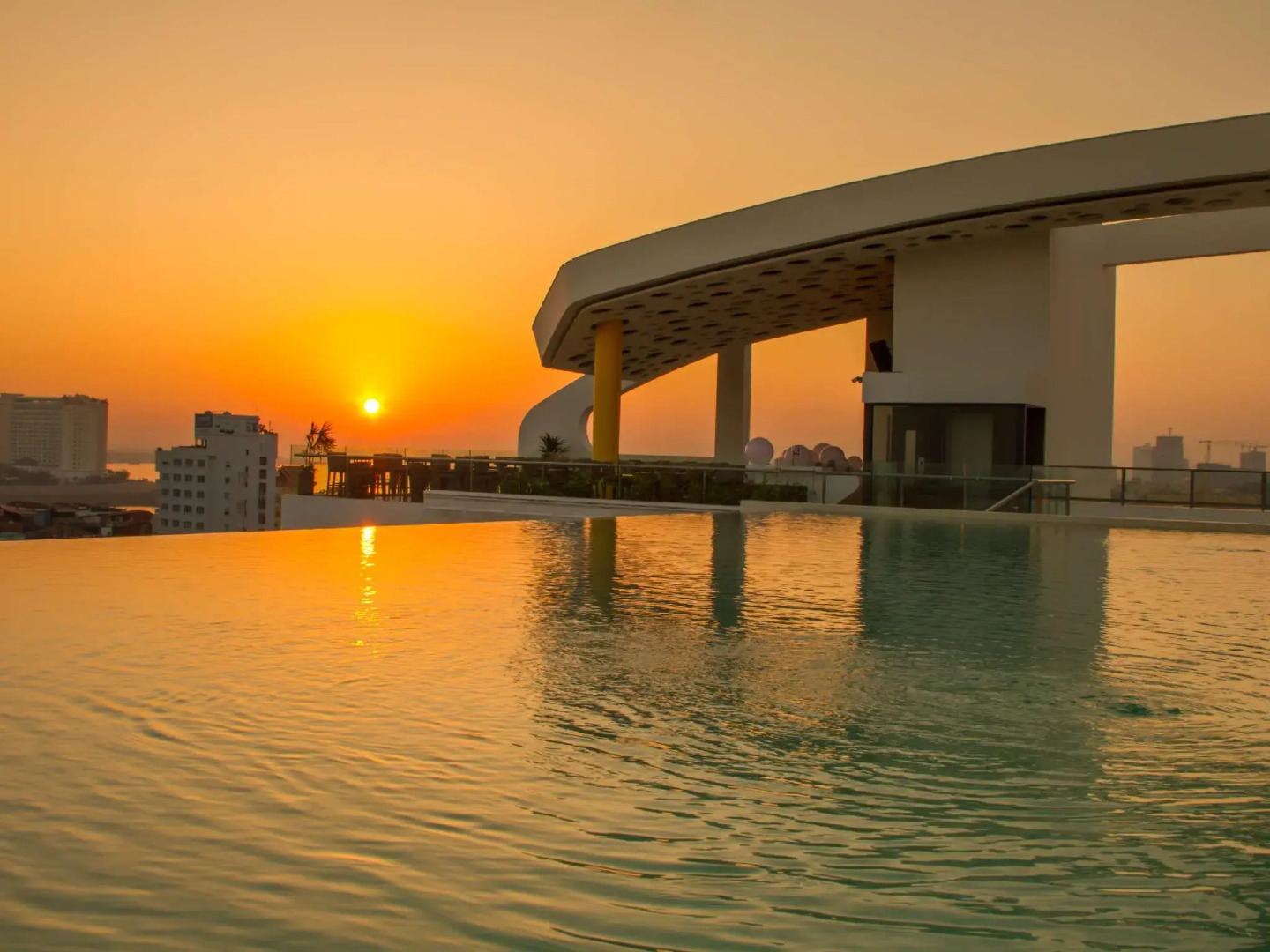 SUN & MOON, Urban Hotel