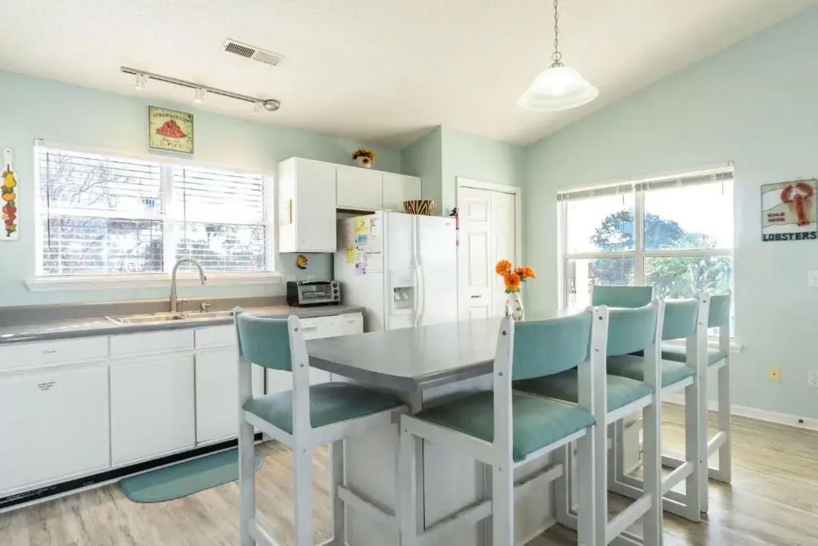 See Otter by Oak Island Accommodations