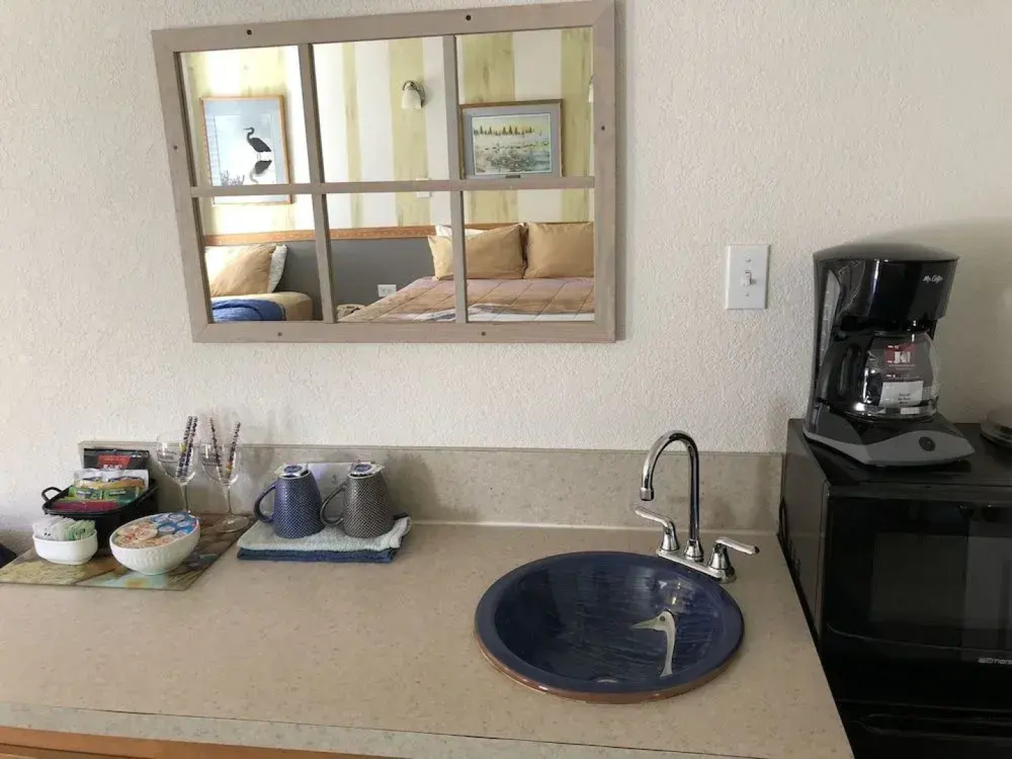 Wheeler on the Bay Lodge & Marina