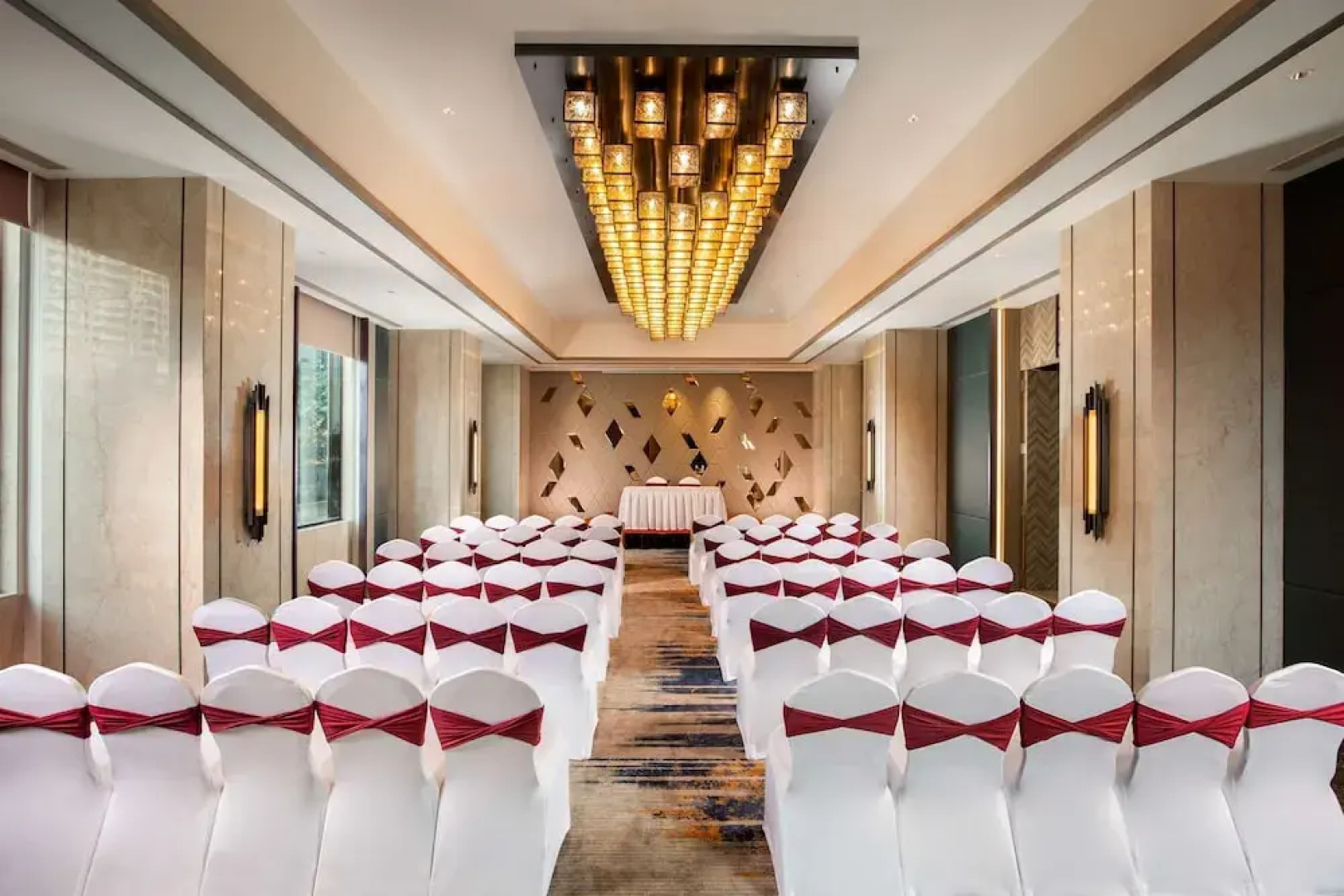 Royal Hometel Suites Dahisar Mumbai