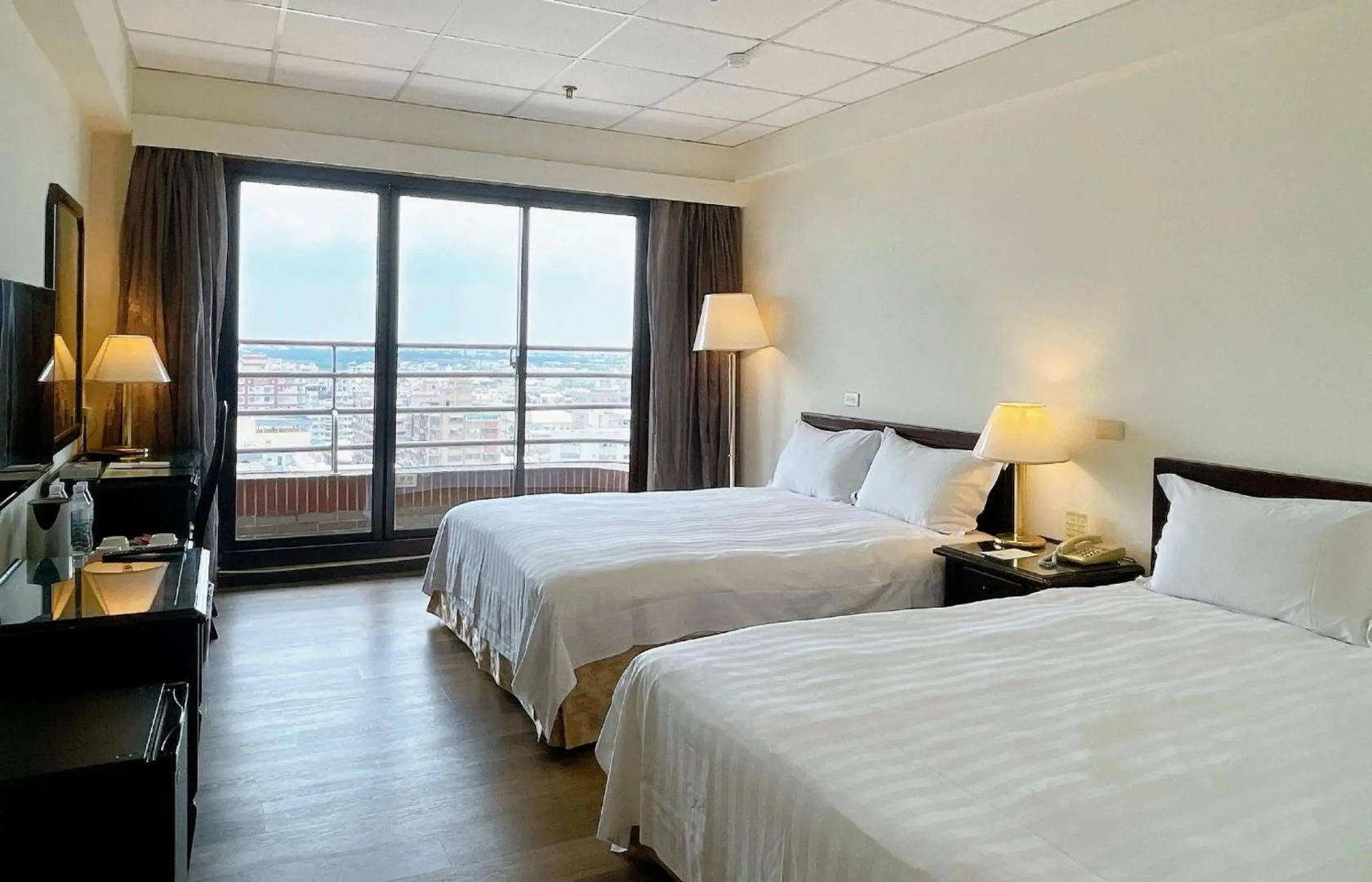 Metro Hotel - Howard Group