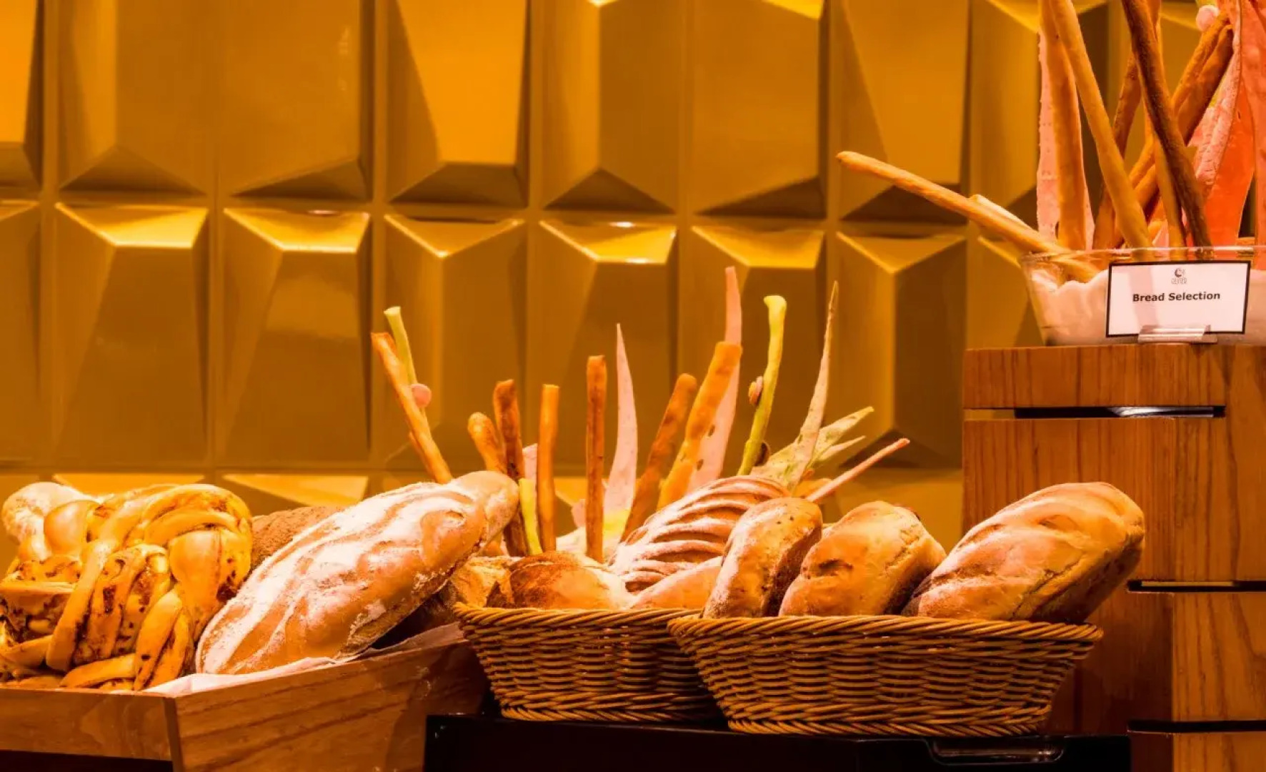 Carnelian By Glory Bower Hotel