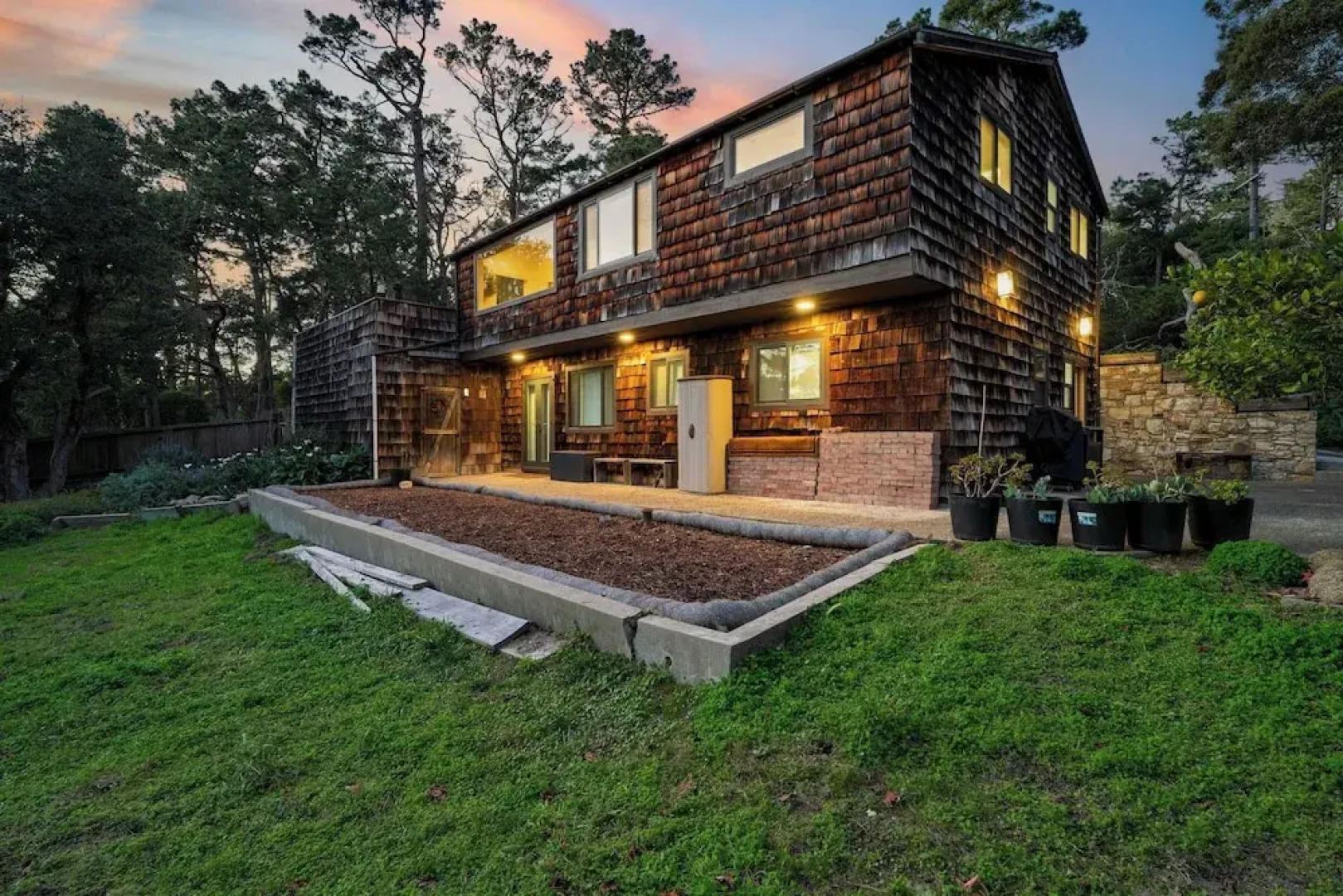 Sunridge Lookout by Avantstay Big Backyard Oasis + Patio, Central Location