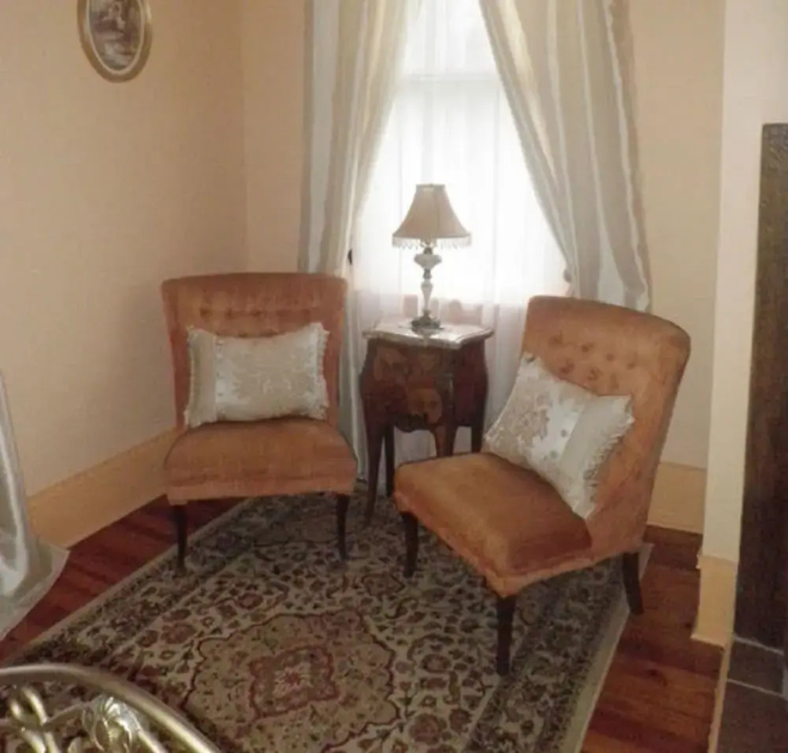 Butterfly Mansion Bed & Breakfast - No Pets Allowed