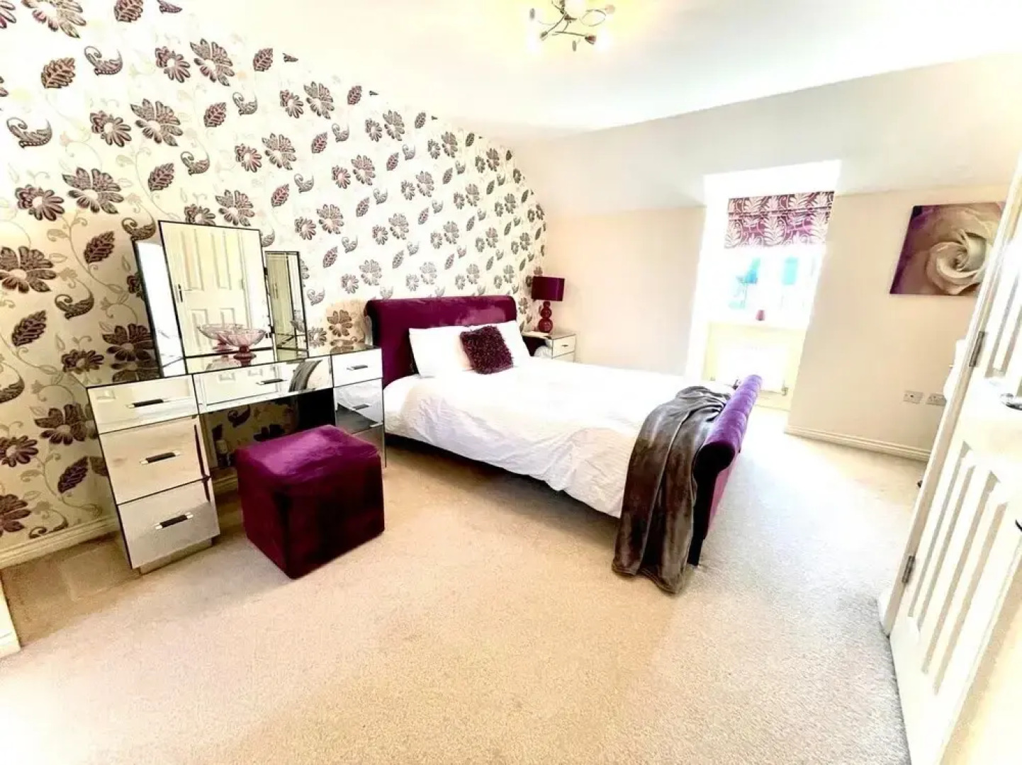 Lakeside Stylish 3 Bedroom House