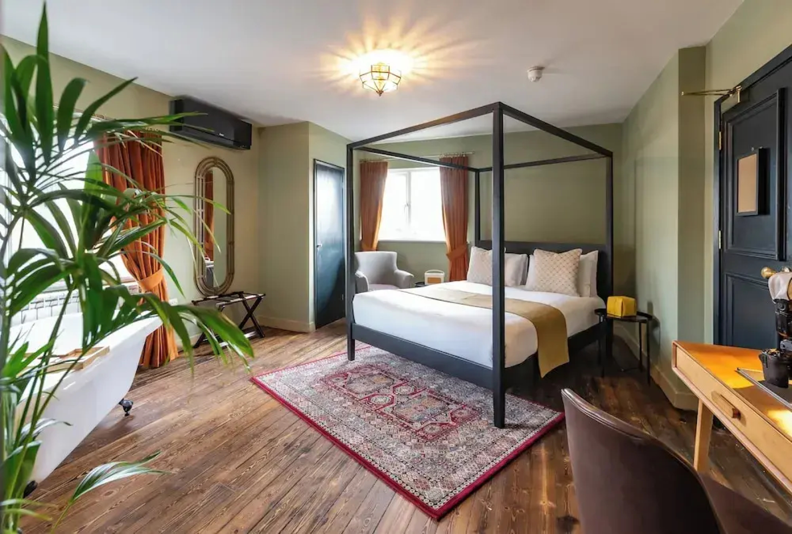 Bear Hotel