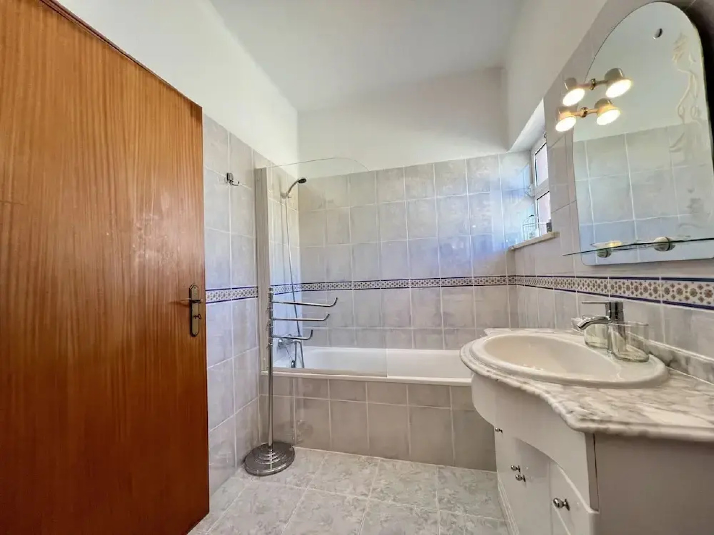 Pêra Stylish Villa With Pool by Homing