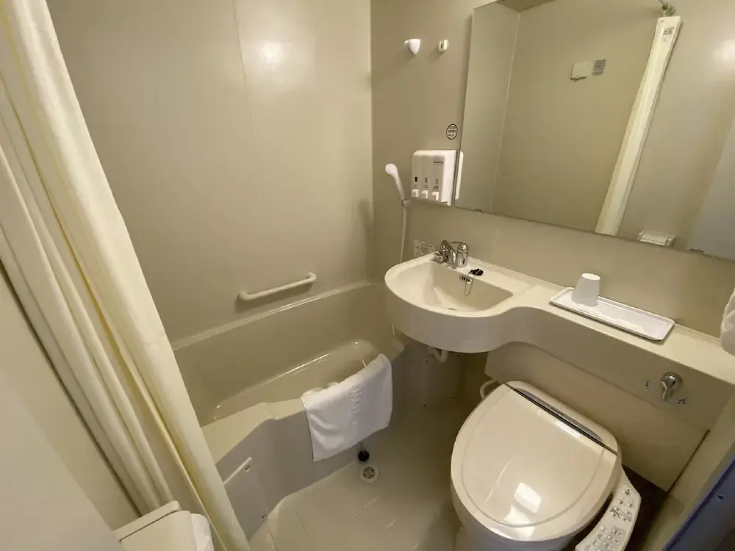 Отель Toyoko Inn Osaka Kyobashi Sakuranomiya