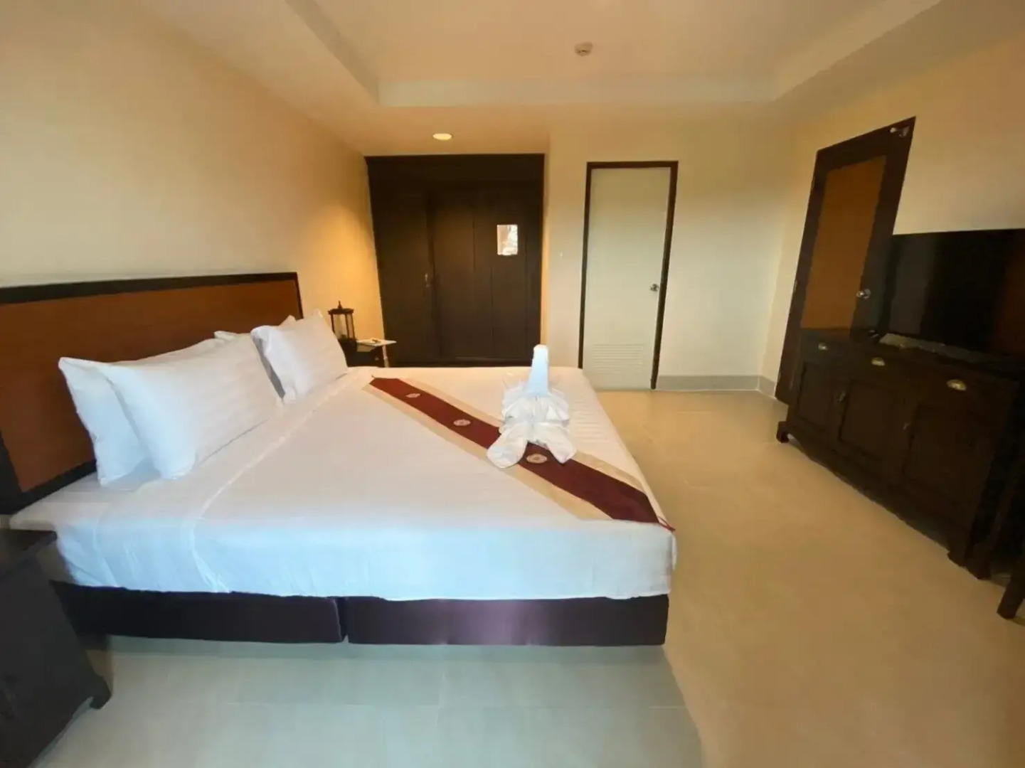 Rayong Lanna Hotel