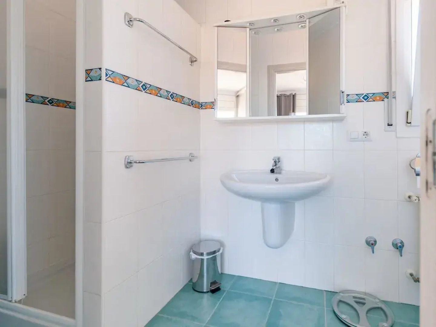 Fantastic Villa for 6 People With Communal Pool in Vilacolum