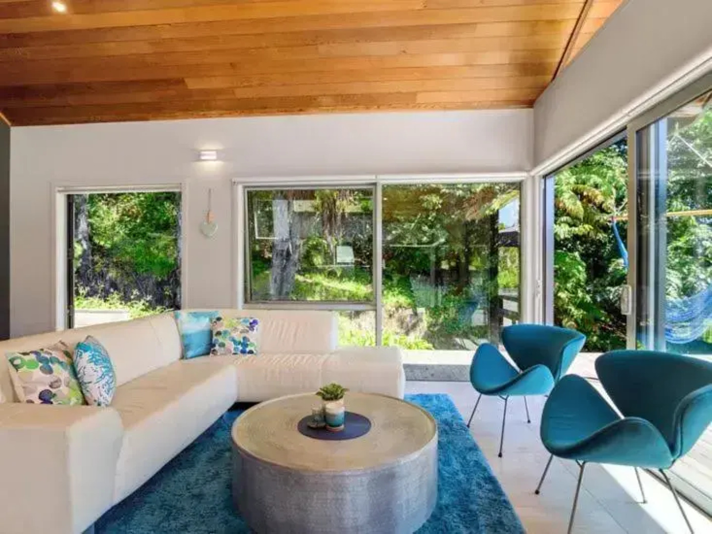 FlaxWater Bach - Lake Tarawera Holiday Home