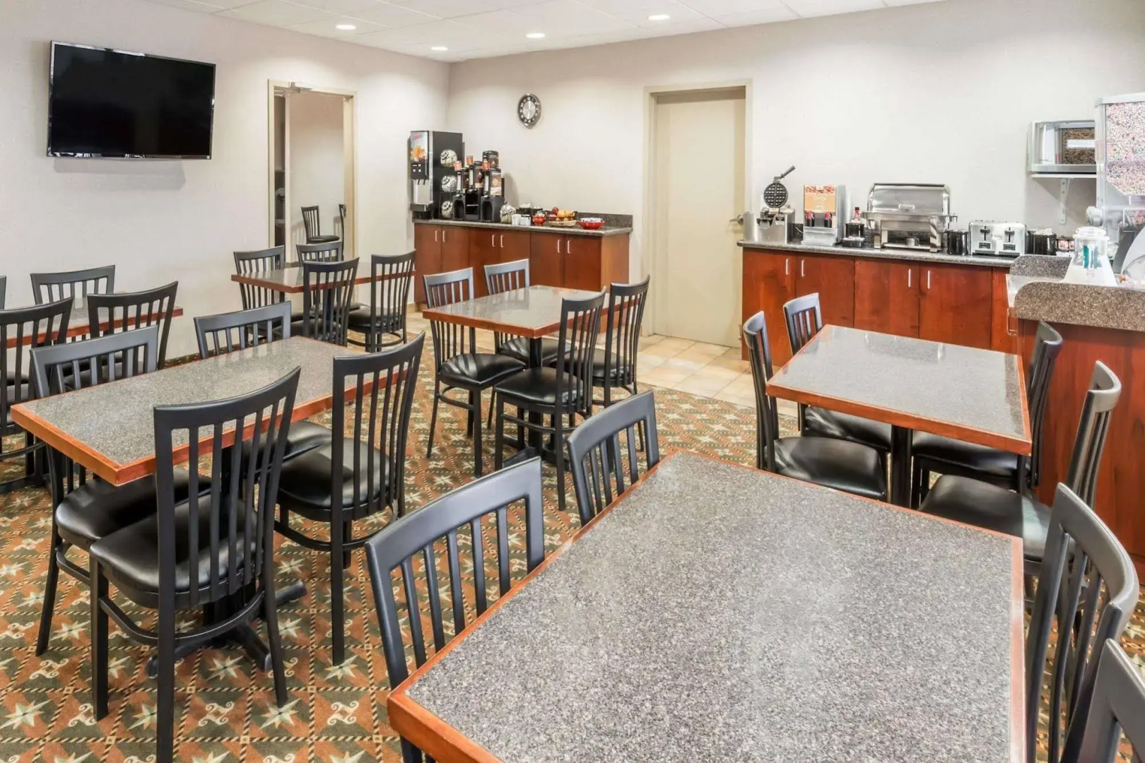 Park Hill Inn & Suites