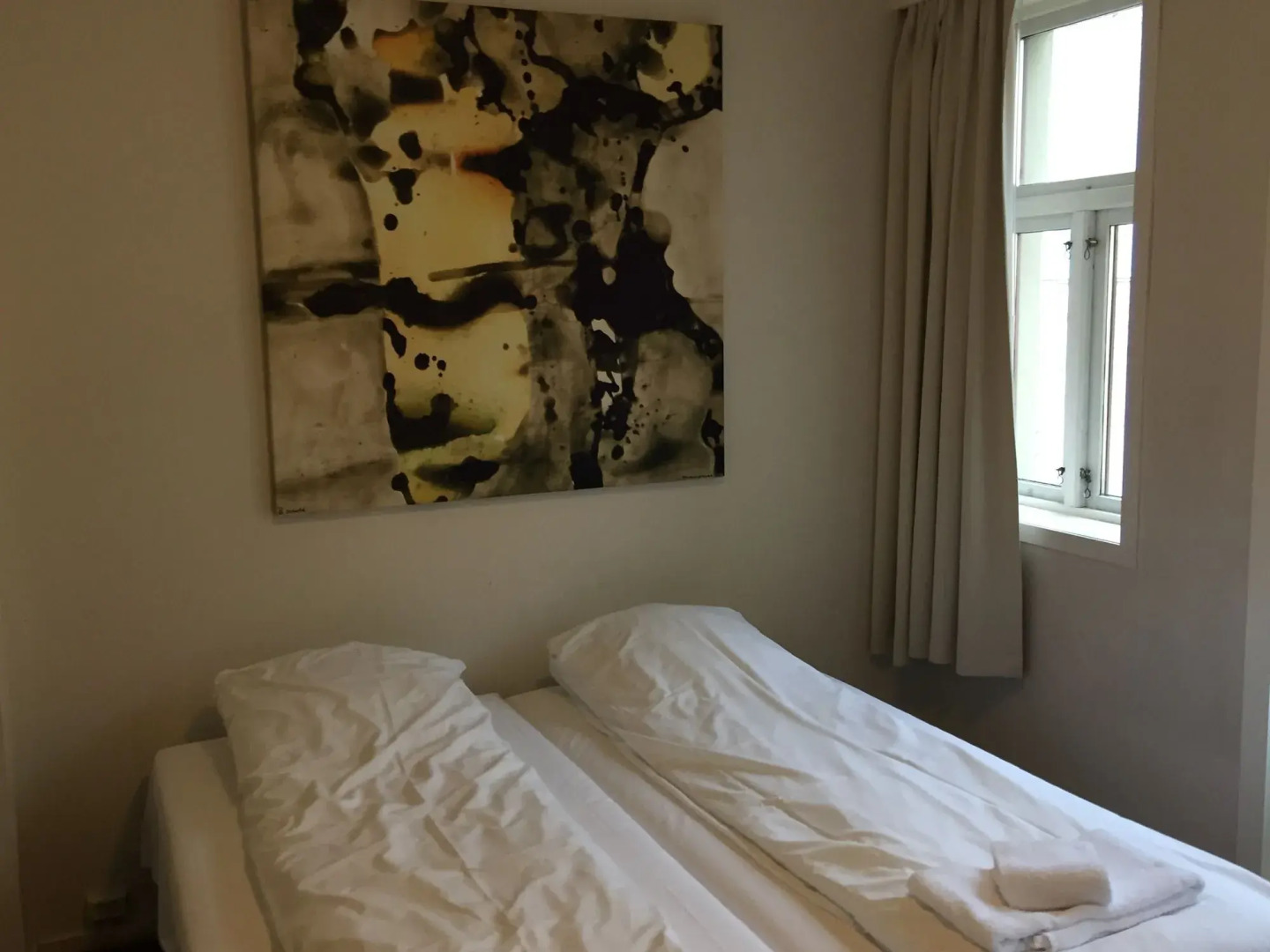 BREEZE Hotel Victoria - Self-Service