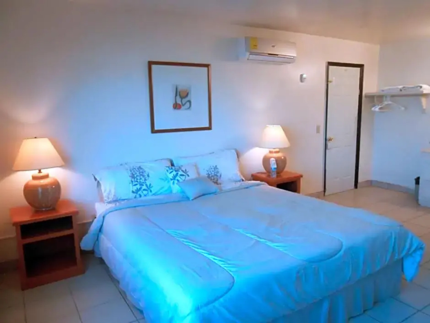 #55 Suite Bungalow Seaside Hotel & Victors RV Park