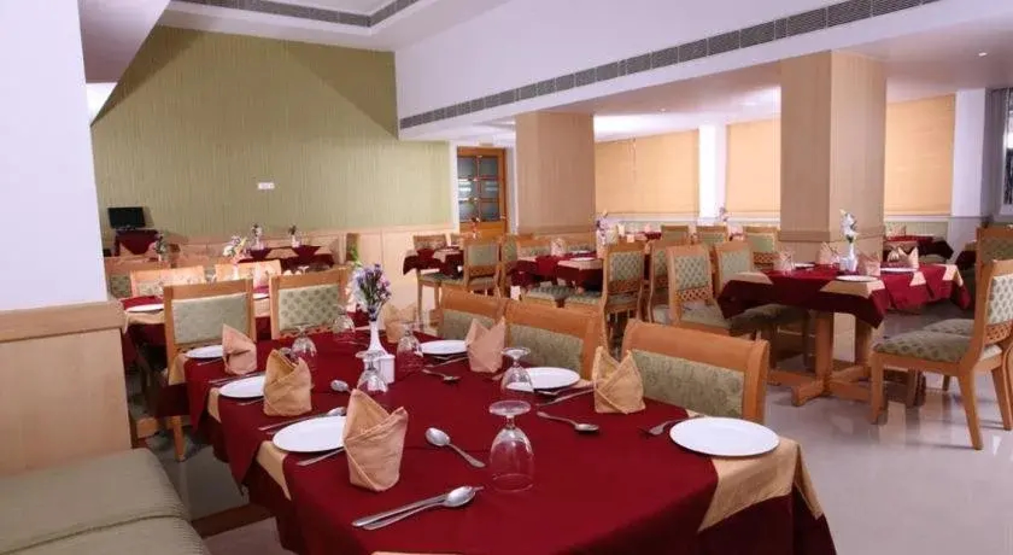 Hotel Pooram International