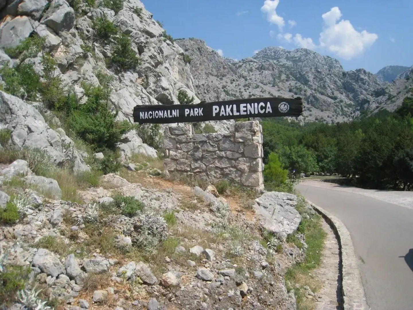 Authentic Holiday House in Quiet Area, Near Pebble Beach