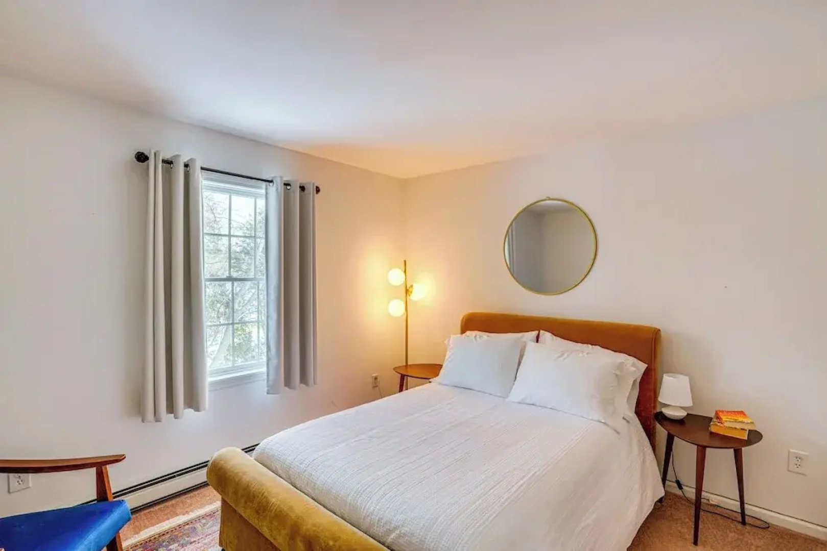 Walk to Dining: Downtown Lenox Guest House!