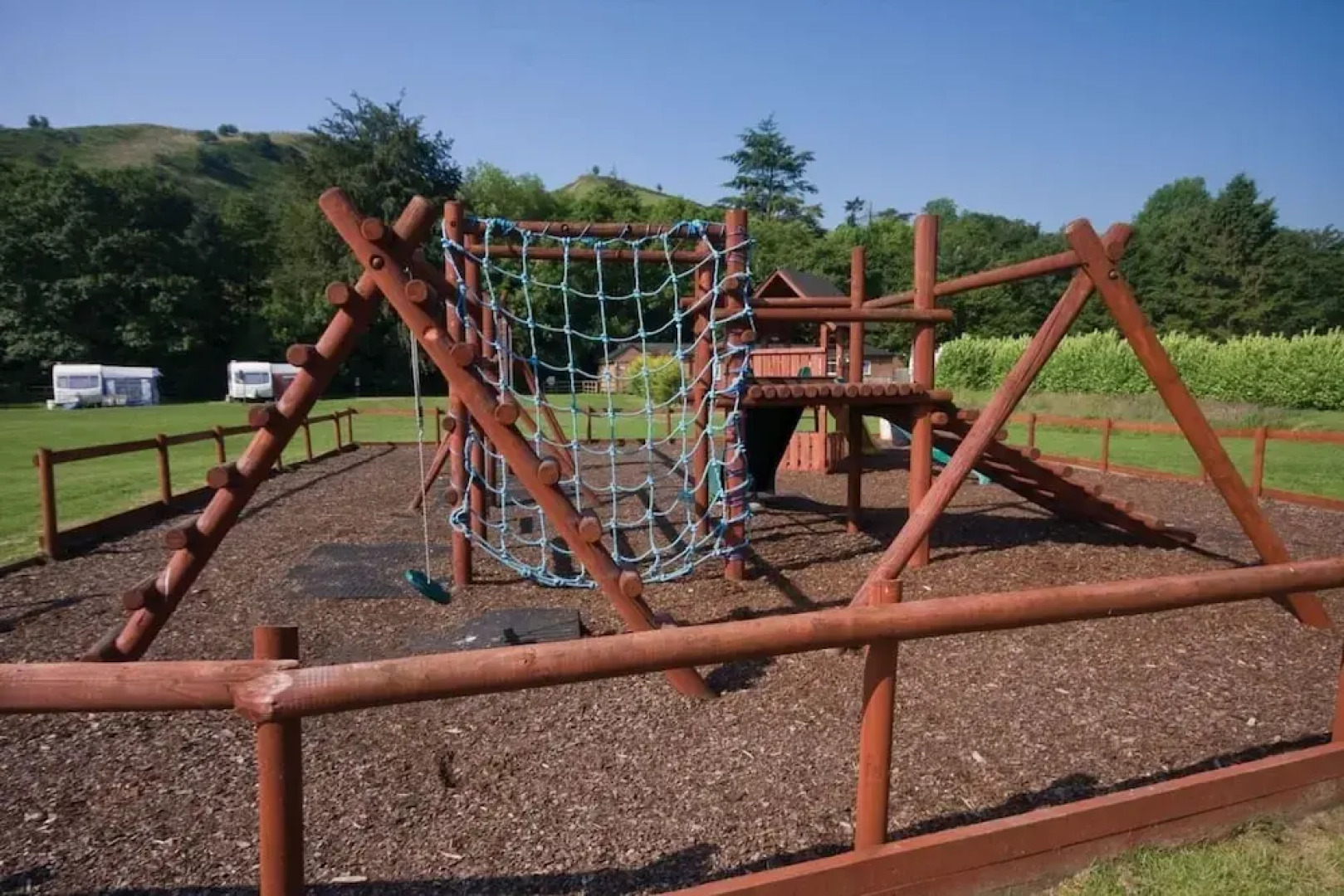 Beautifully Decorated 2 bed Caravan in Foel, Welsh