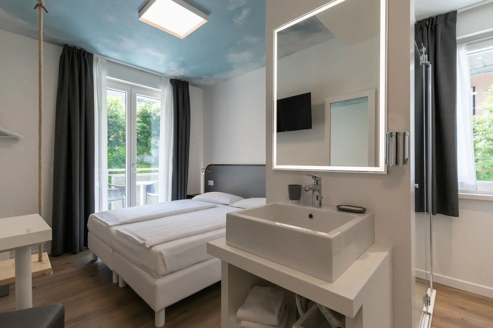 Hi Hotels Torbole Pool & Spa