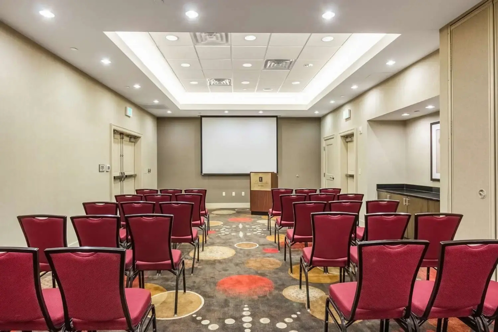 Embassy Suites by Hilton Newark Airport