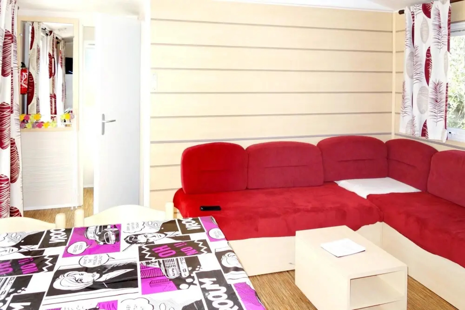 Bungalow With in La Palmyre With Pool Access and Furnished