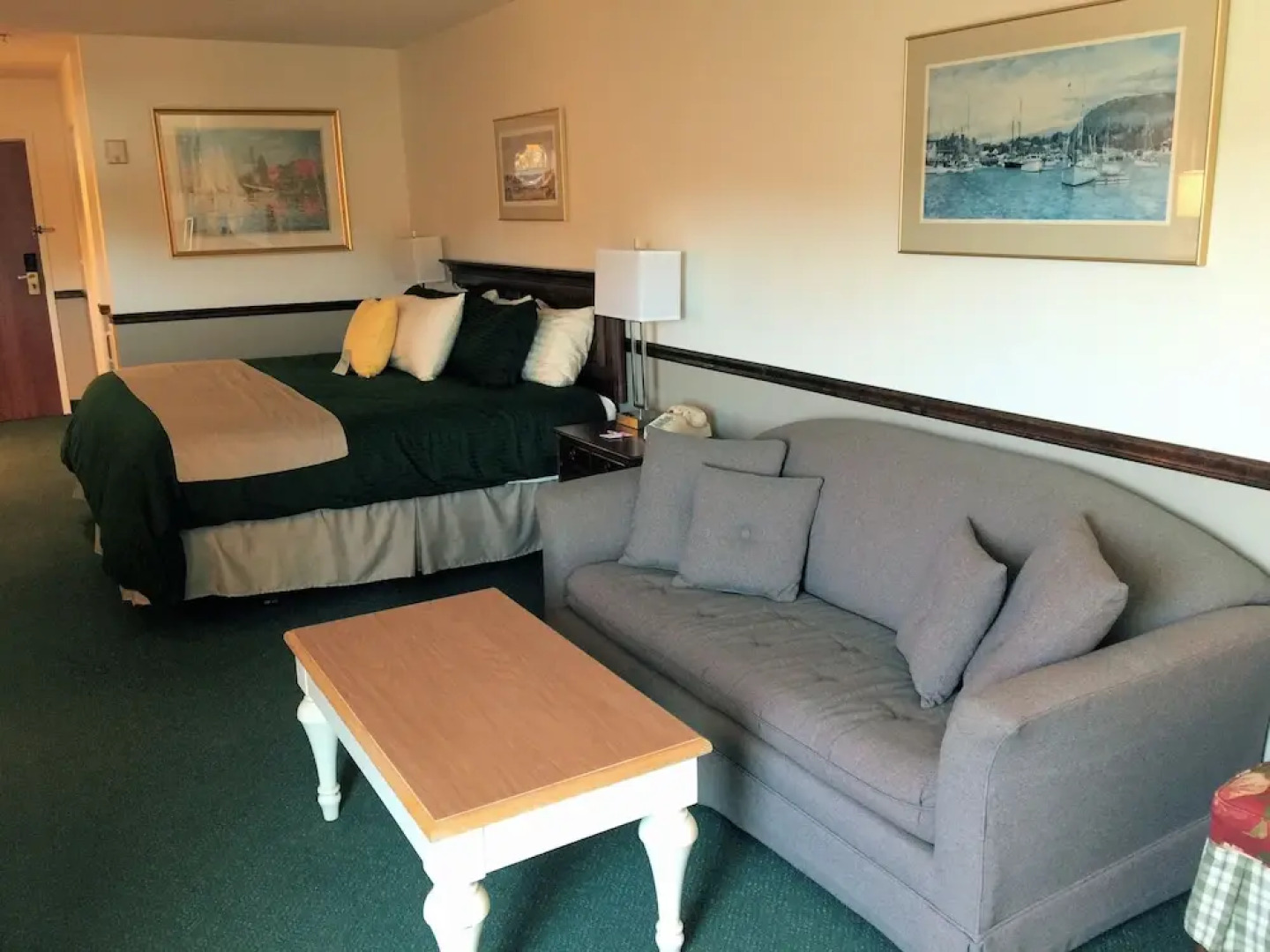 Camden Riverhouse Hotel