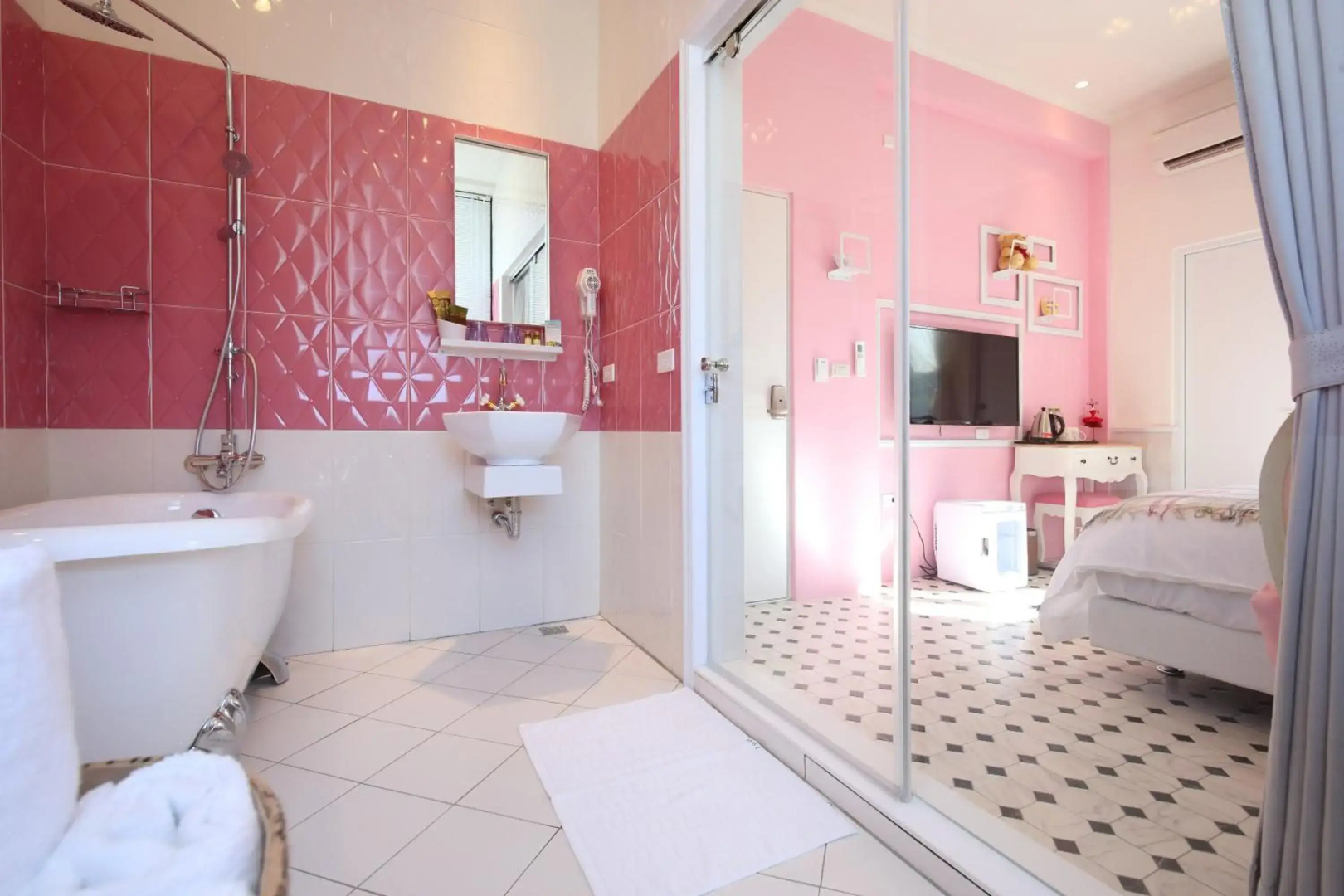 1999 Bed and Breakfast