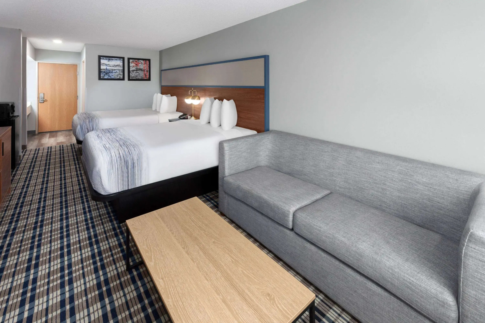 AmericInn by Wyndham Eagle River Downtown
