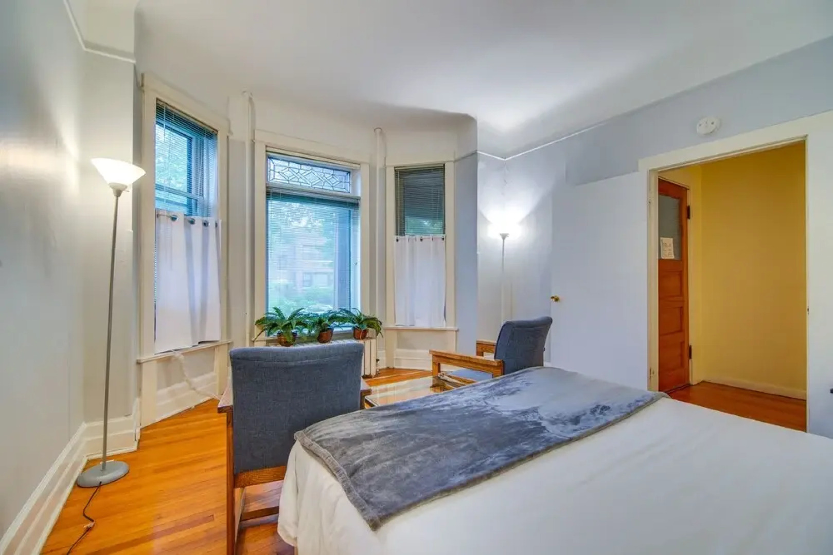 Historic Townhome in Oak Park w/ Backyard!