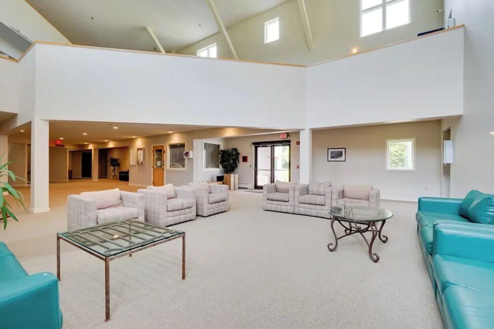 Ski-in/ski-out Magic Mountain Condo w/ Deck!