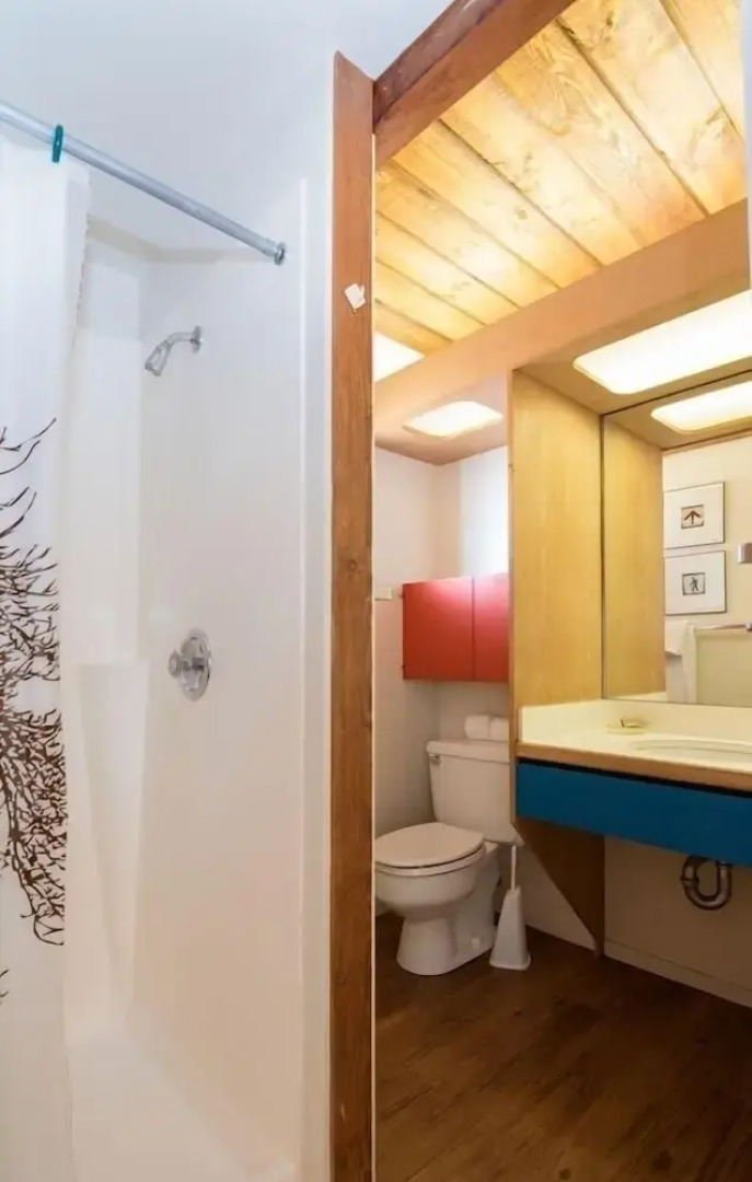 Holmes 3 Br home by RedAwning