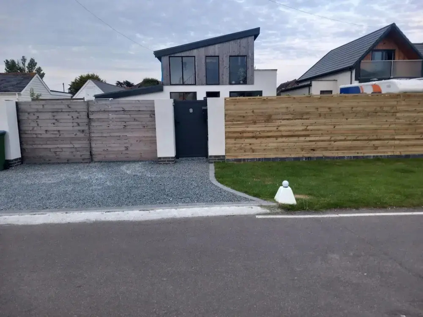 Remarkable Seaside Apartment - Sleeps 4