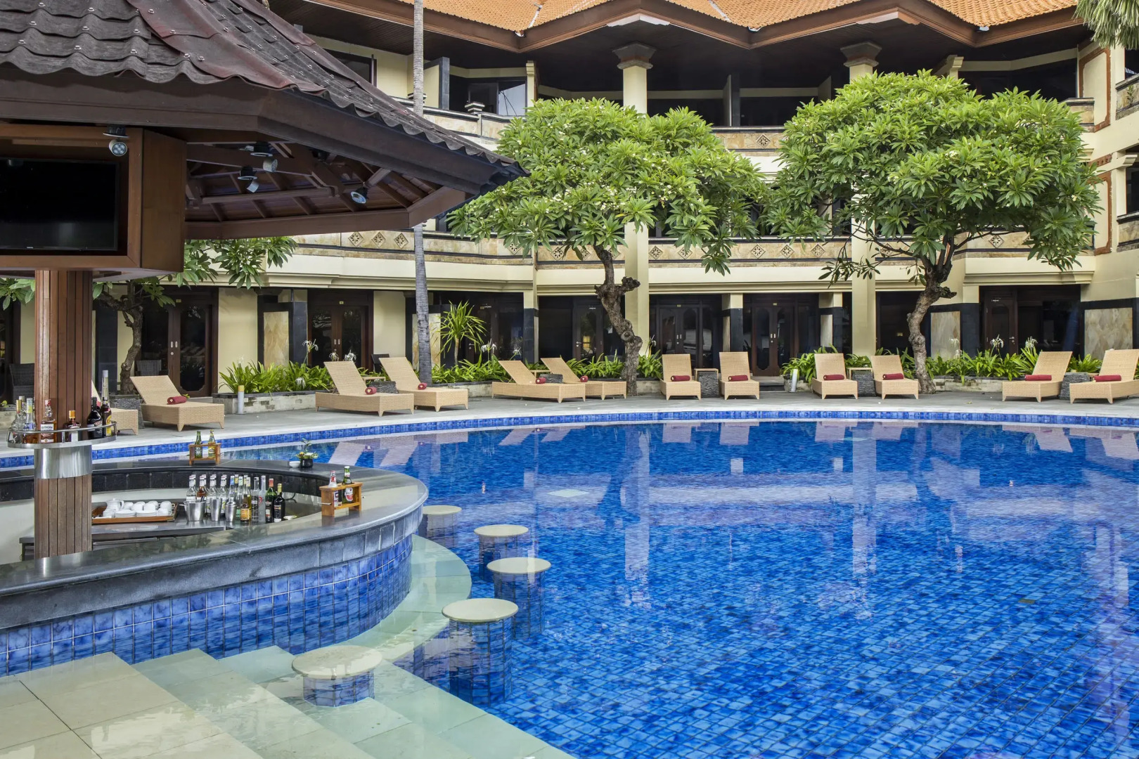 Отель Truntum Kuta