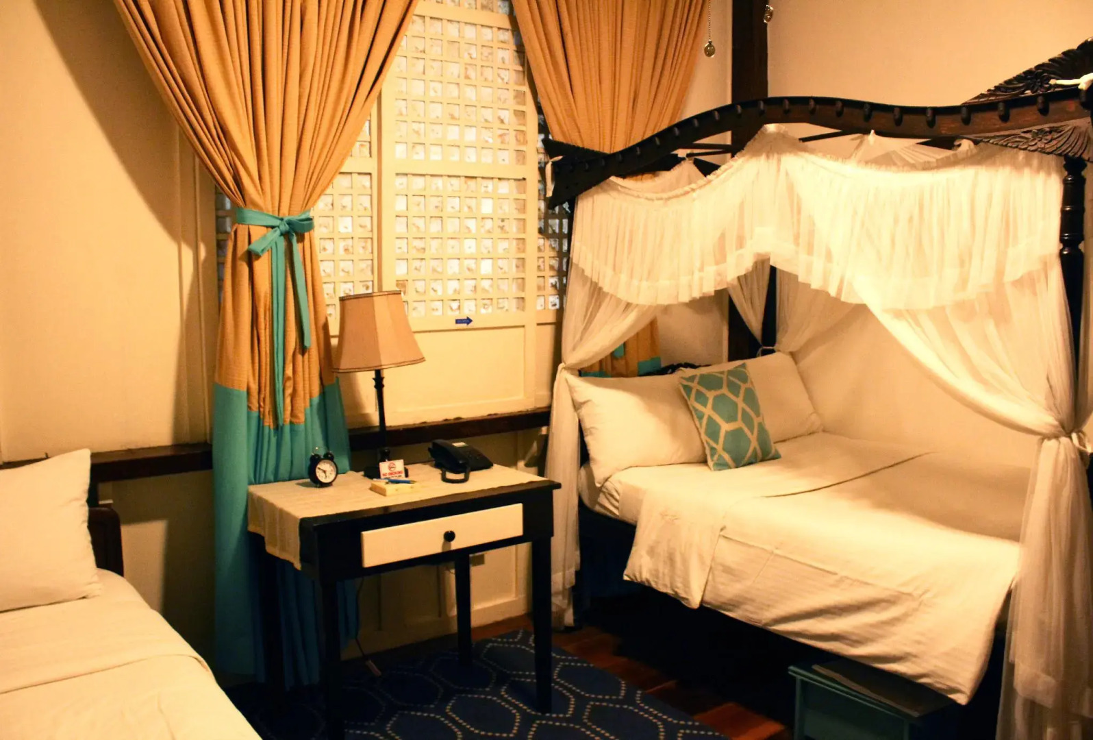 Paradores Del Castillo