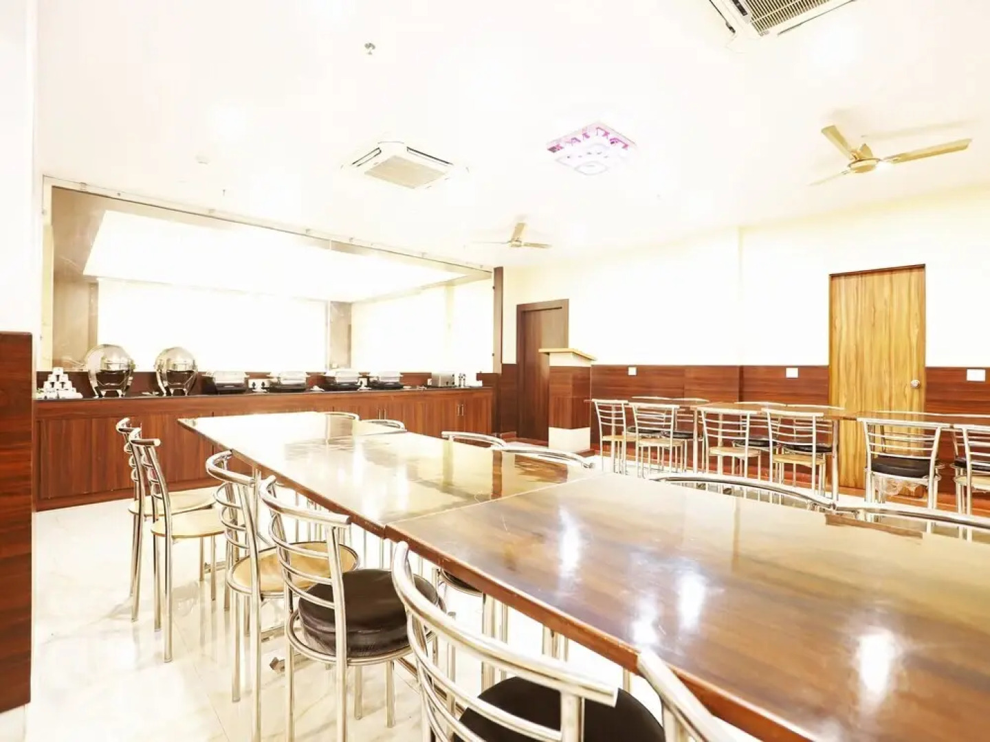 Hotel The Vedanta Sara by OYO Rooms