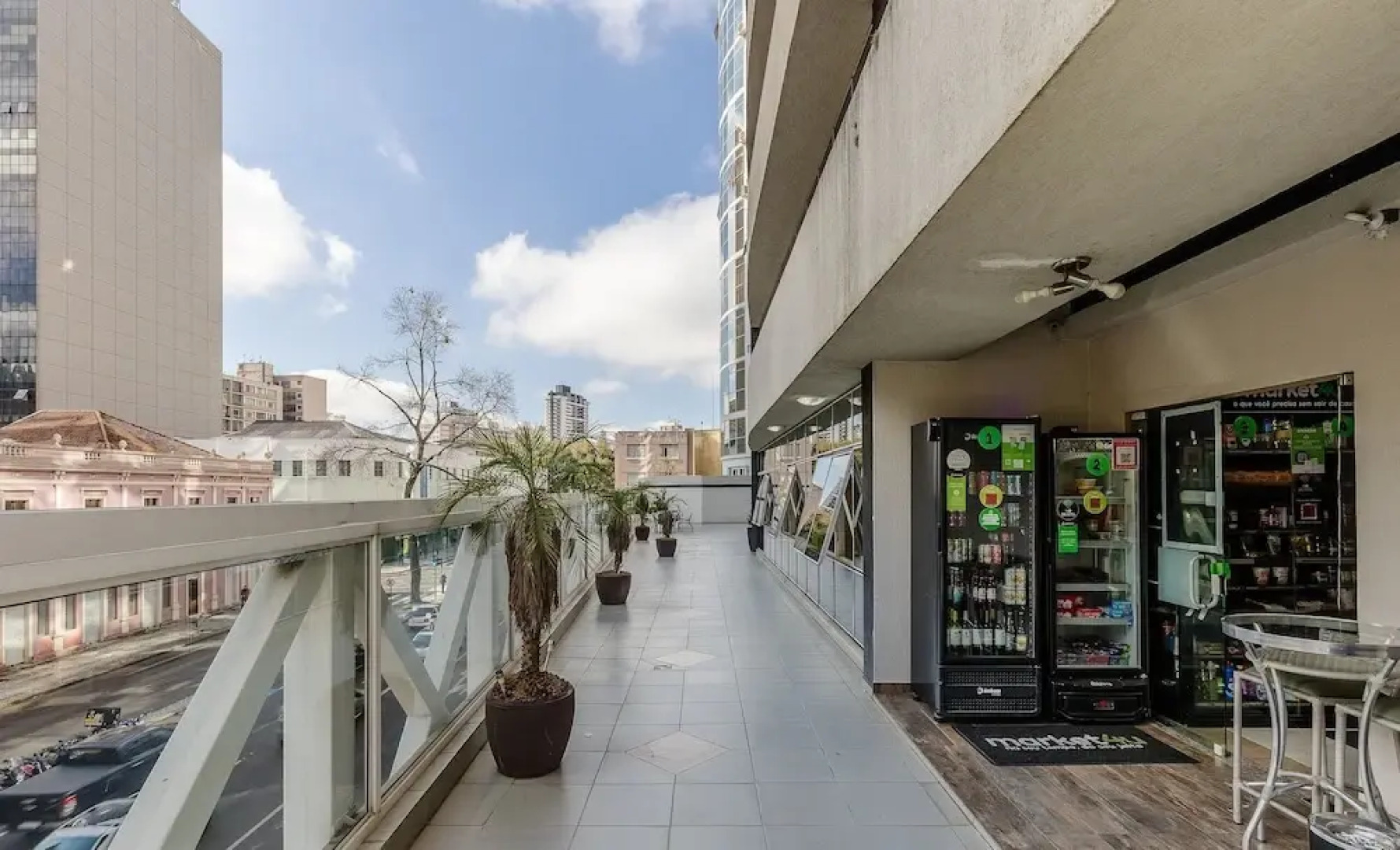 Studio in Condominium With Pool and Gym Nwc1510